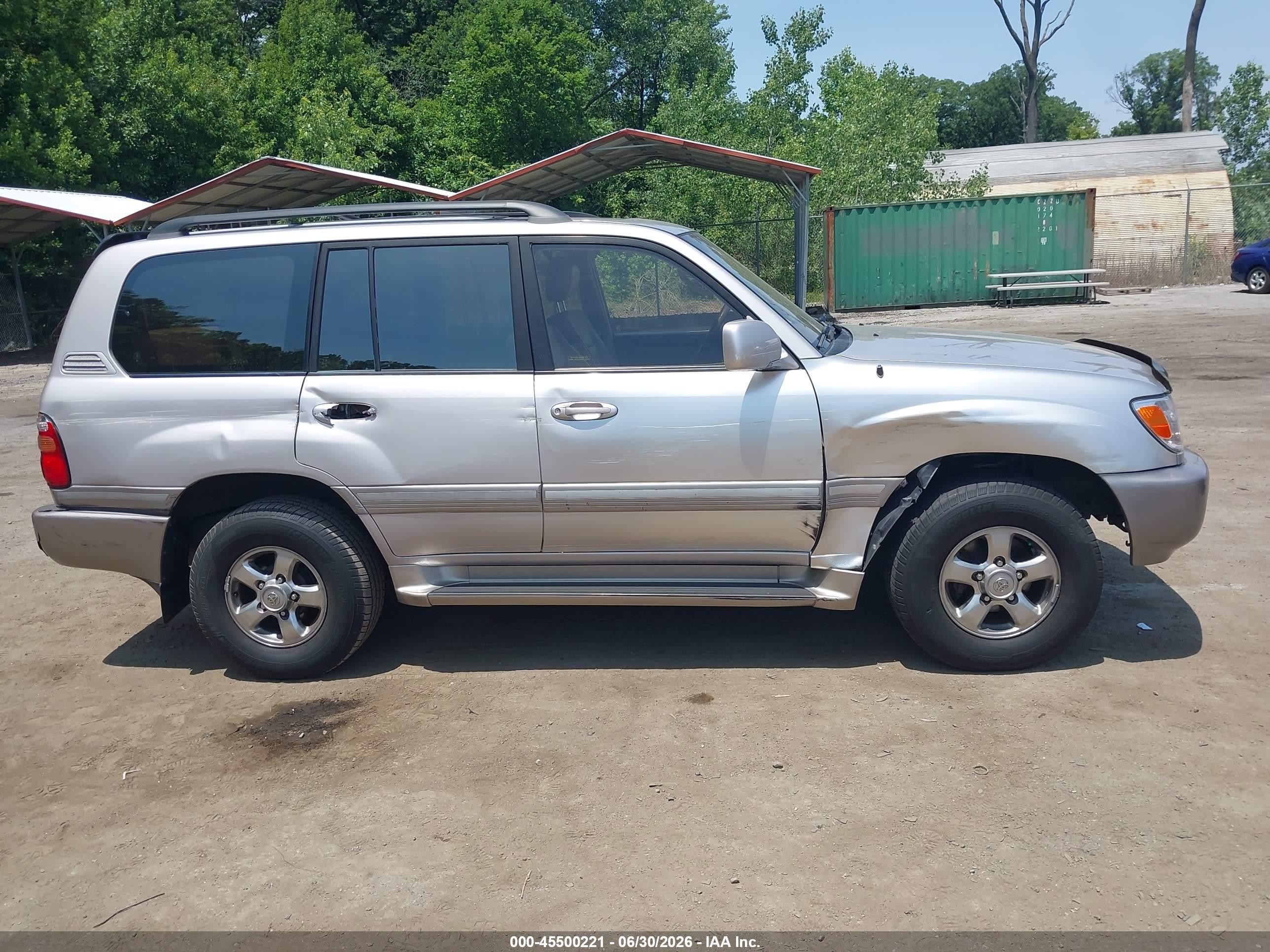 2002 Toyota Land Cruiser   Silver vin: JTEHT05J122020272