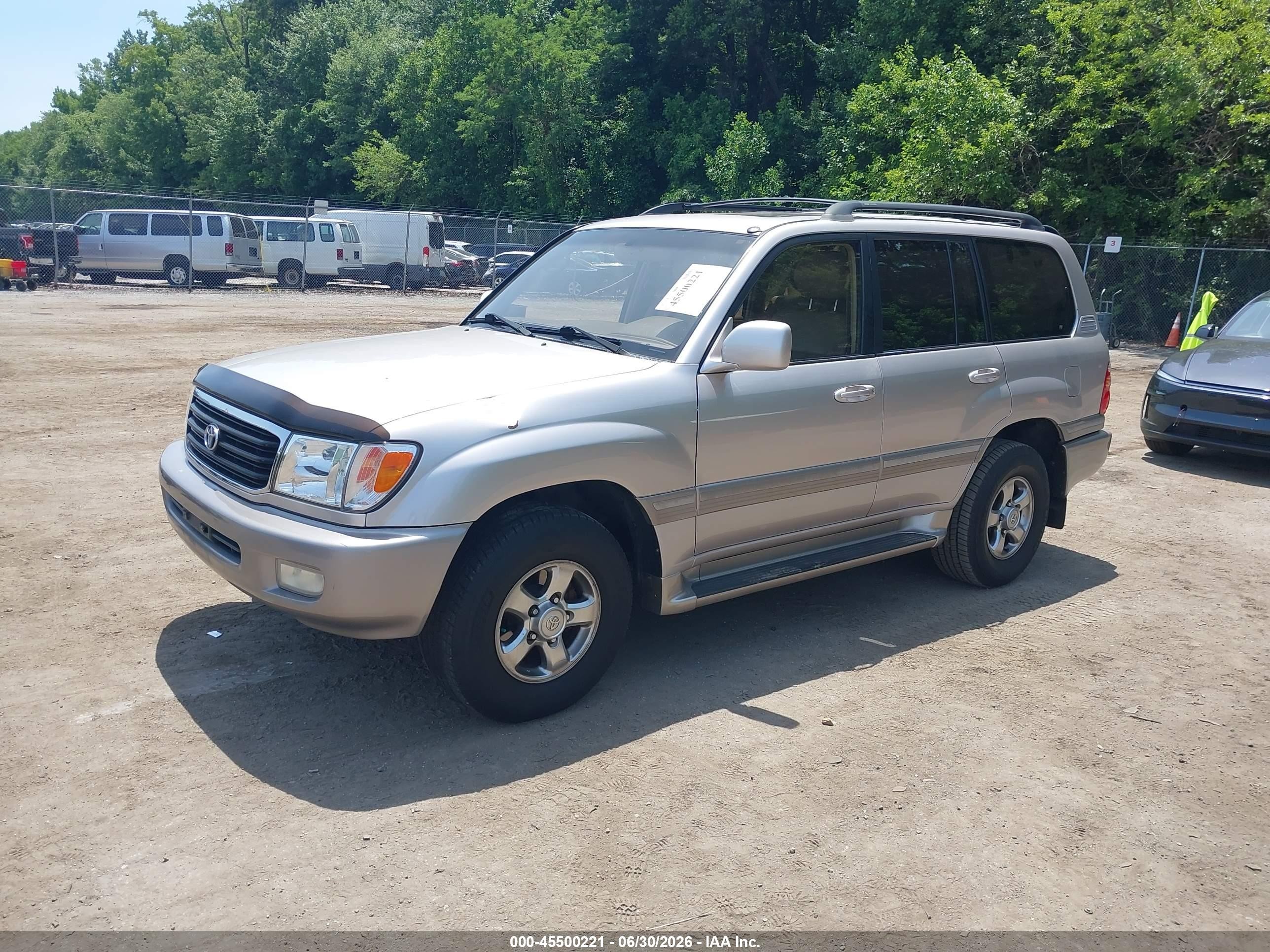 2002 Toyota Land Cruiser   Silver vin: JTEHT05J122020272