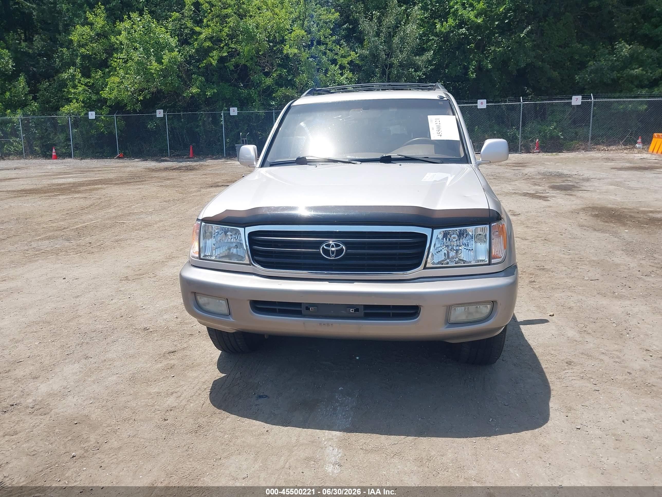 2002 Toyota Land Cruiser   Silver vin: JTEHT05J122020272