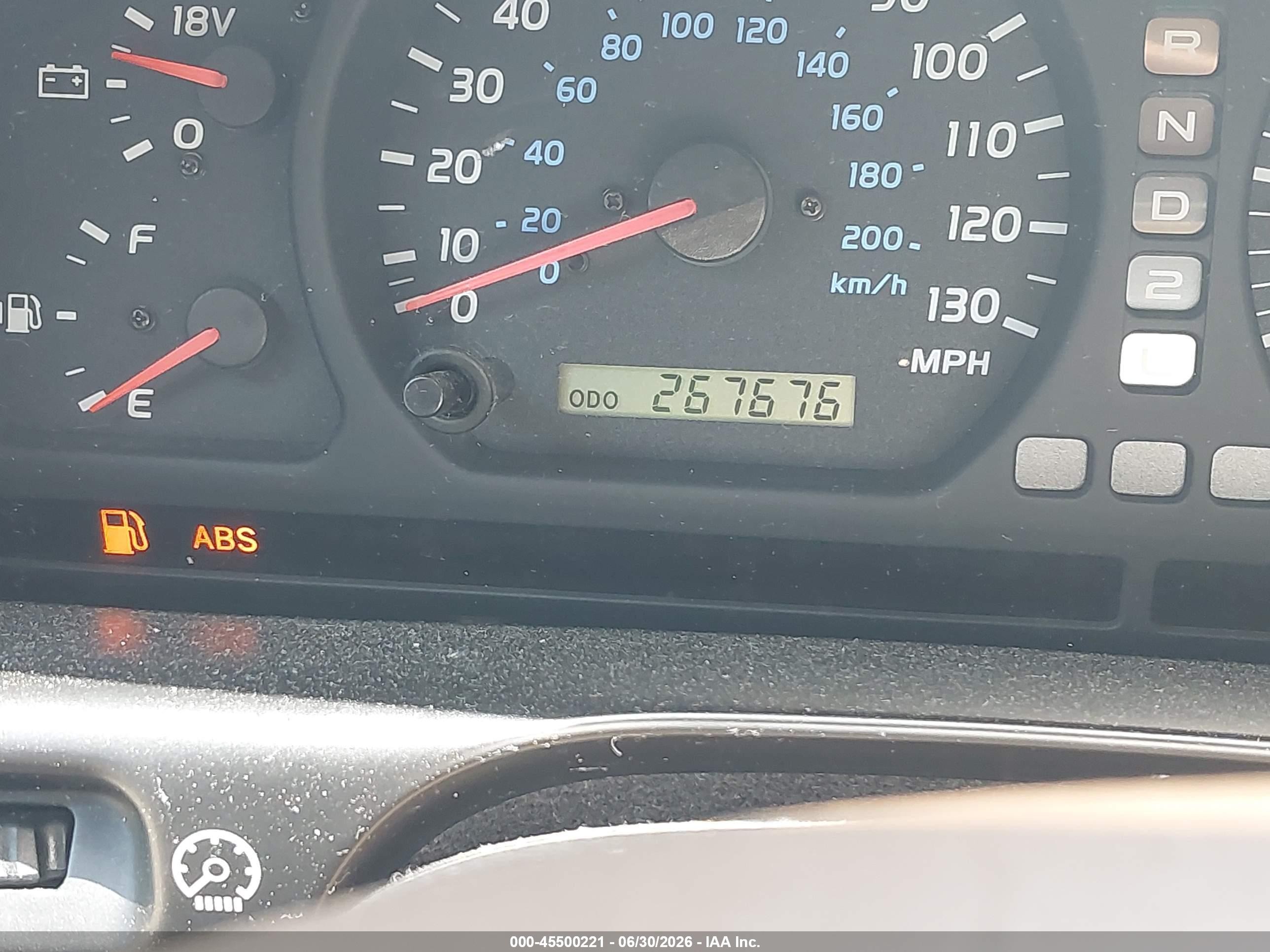 2002 Toyota Land Cruiser   Silver vin: JTEHT05J122020272