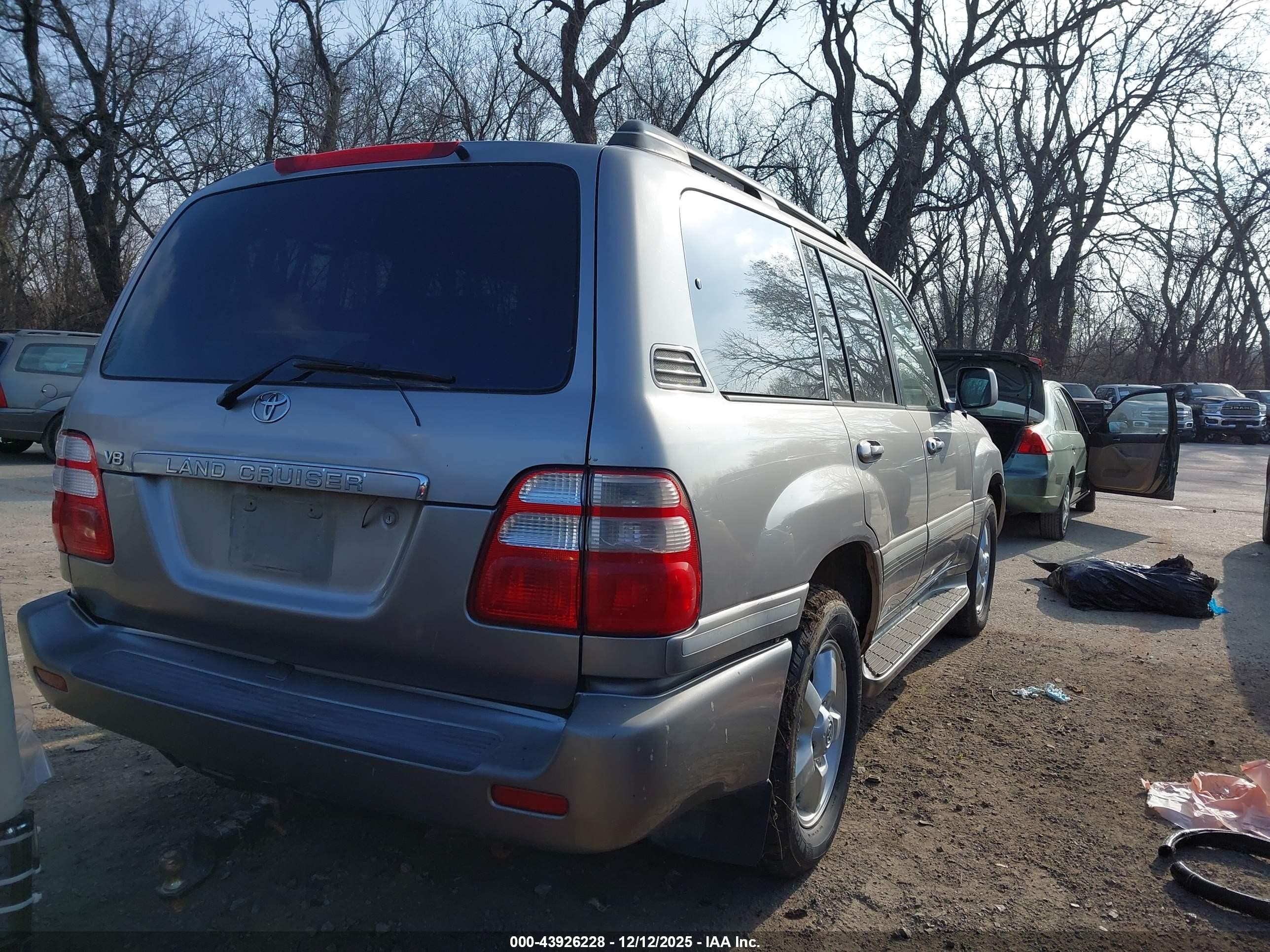 2004 Toyota Land Cruiser   Серебряный vin: JTEHT05J142059088