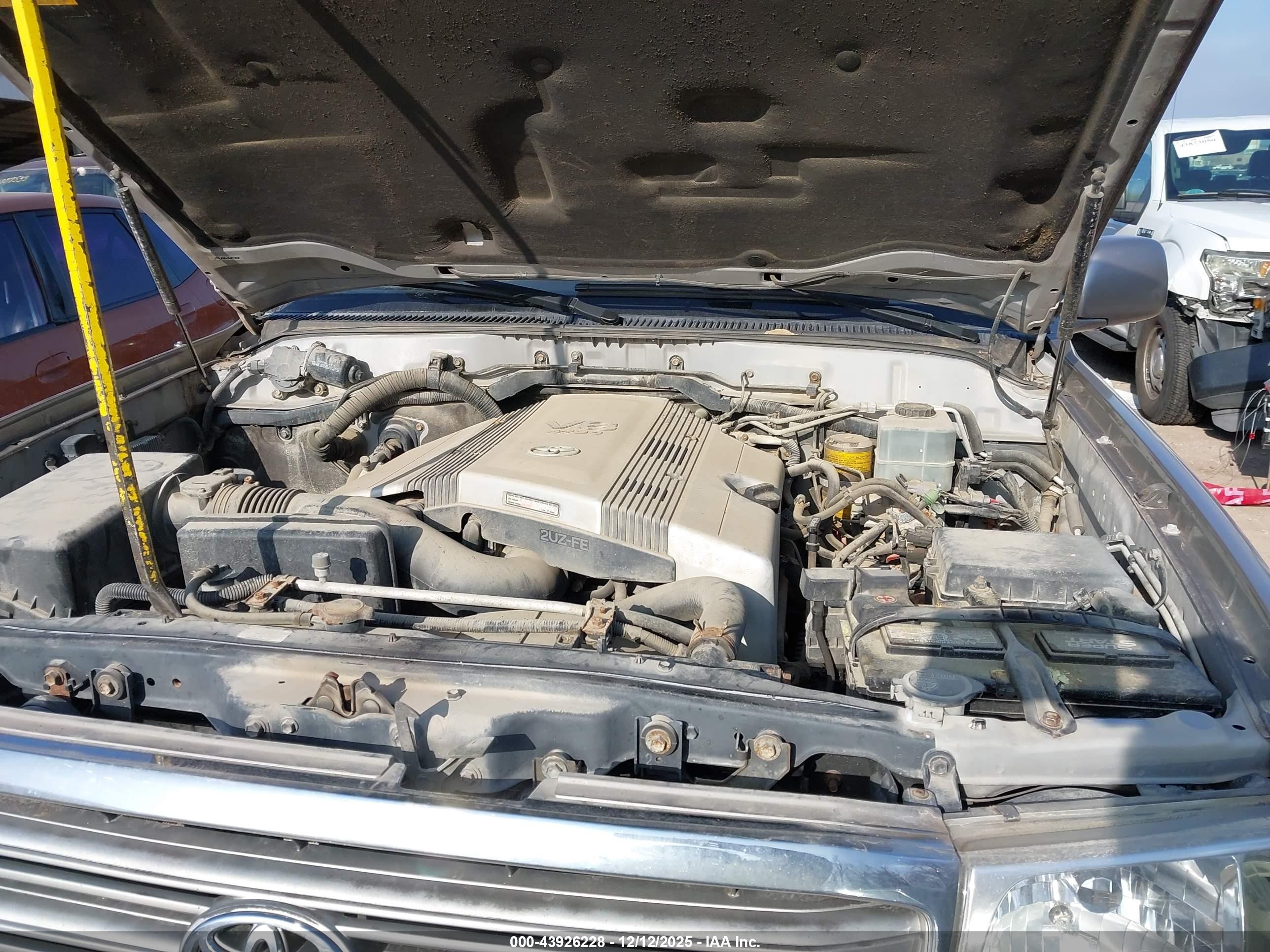 2004 Toyota Land Cruiser   Серебряный vin: JTEHT05J142059088
