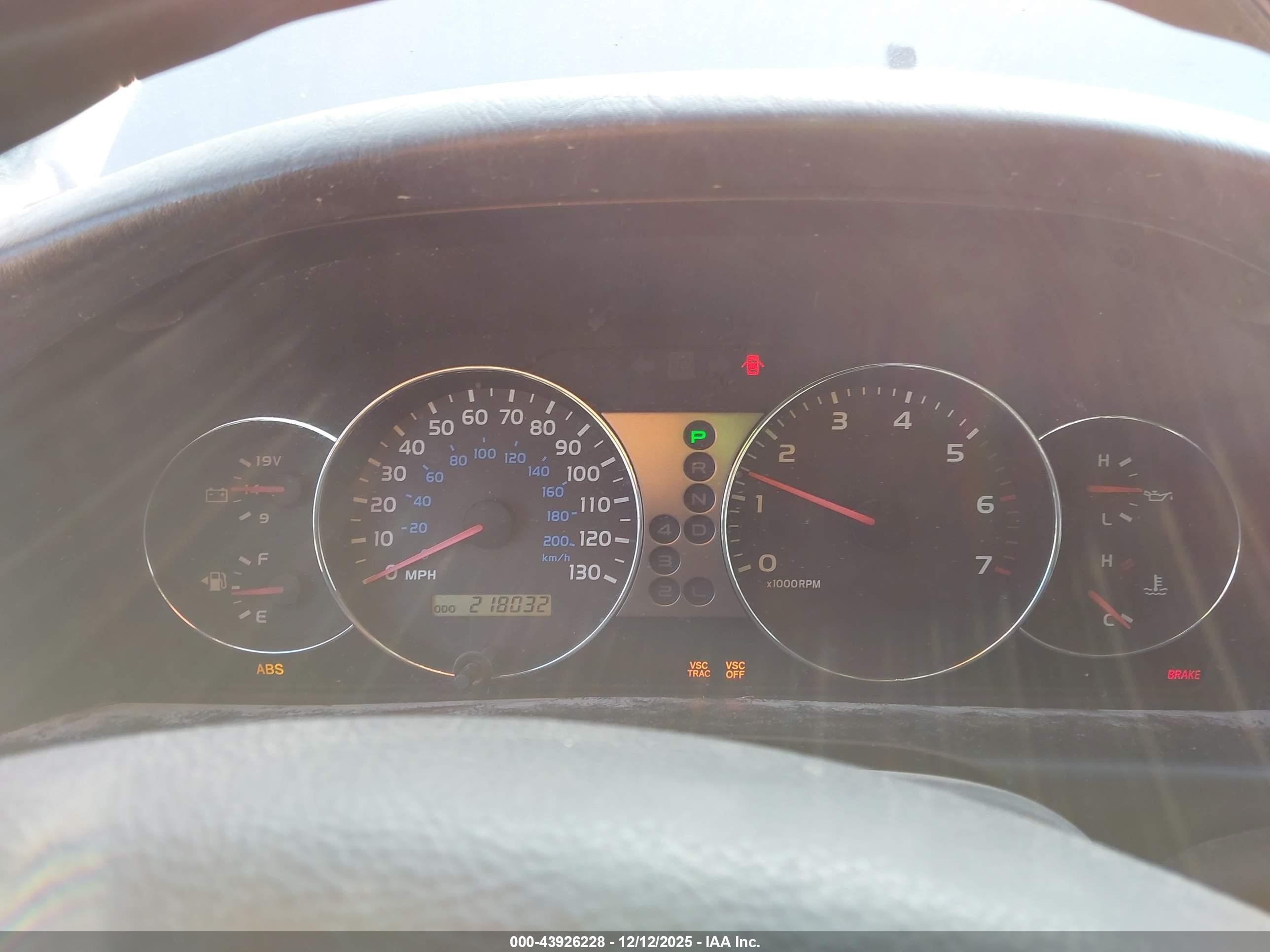 2004 Toyota Land Cruiser   Серебряный vin: JTEHT05J142059088