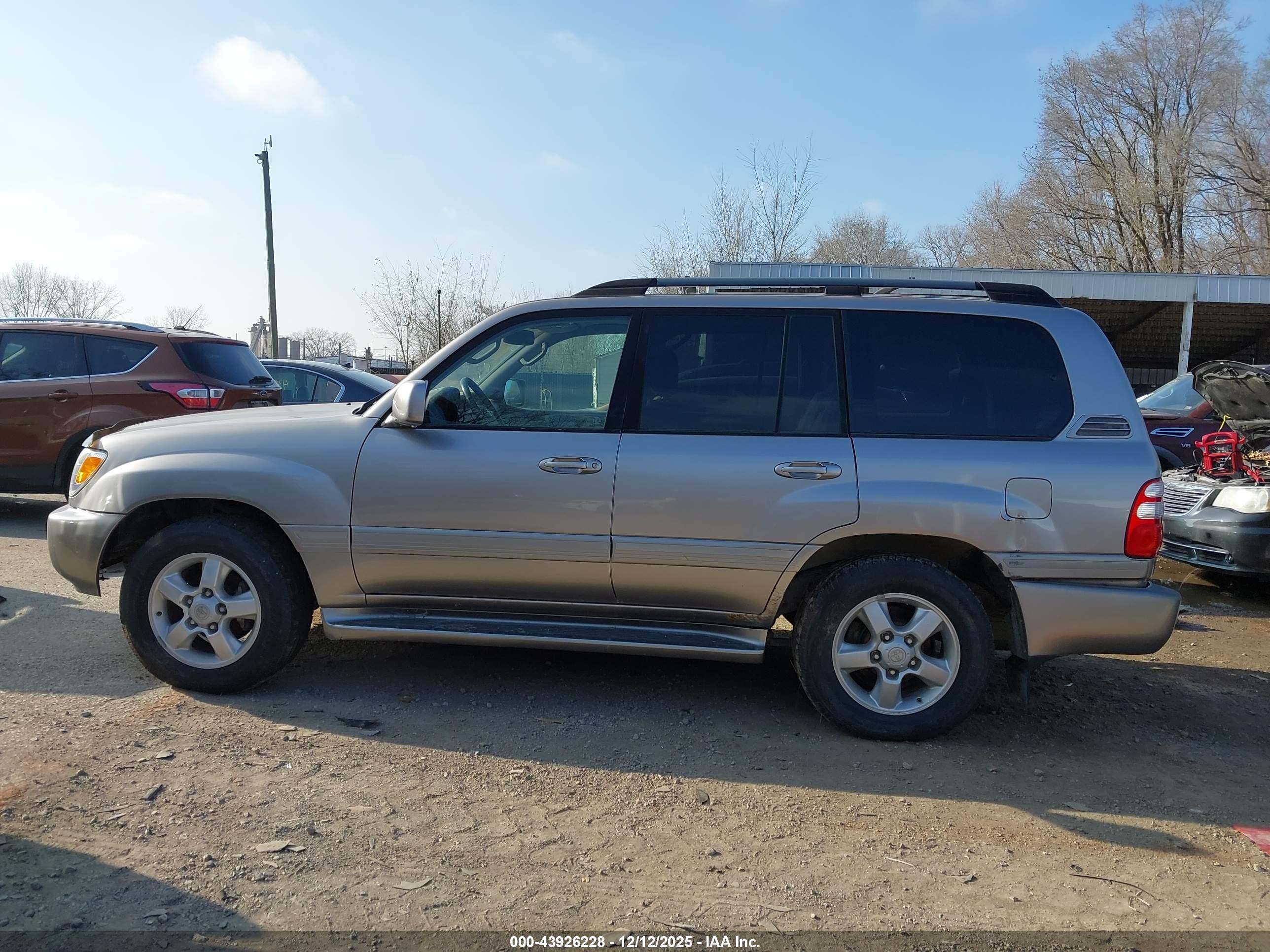 2004 Toyota Land Cruiser   Серебряный vin: JTEHT05J142059088