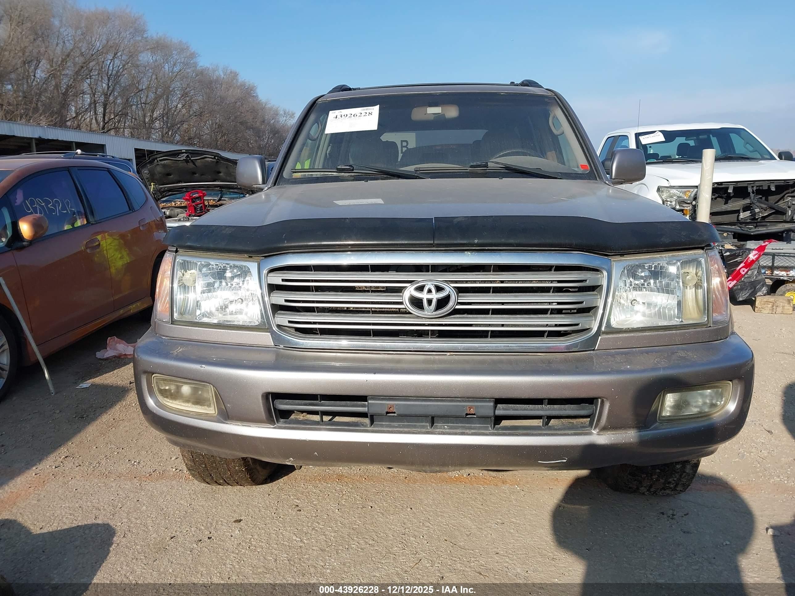 2004 Toyota Land Cruiser   Серебряный vin: JTEHT05J142059088