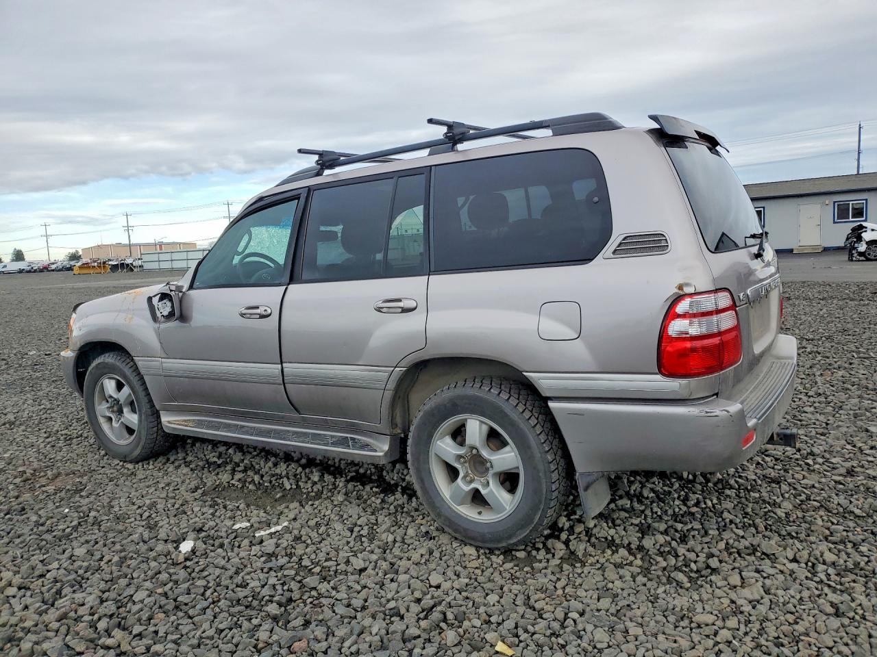 2005 Toyota Land Cruiser Base Silver vin: JTEHT05J152068763