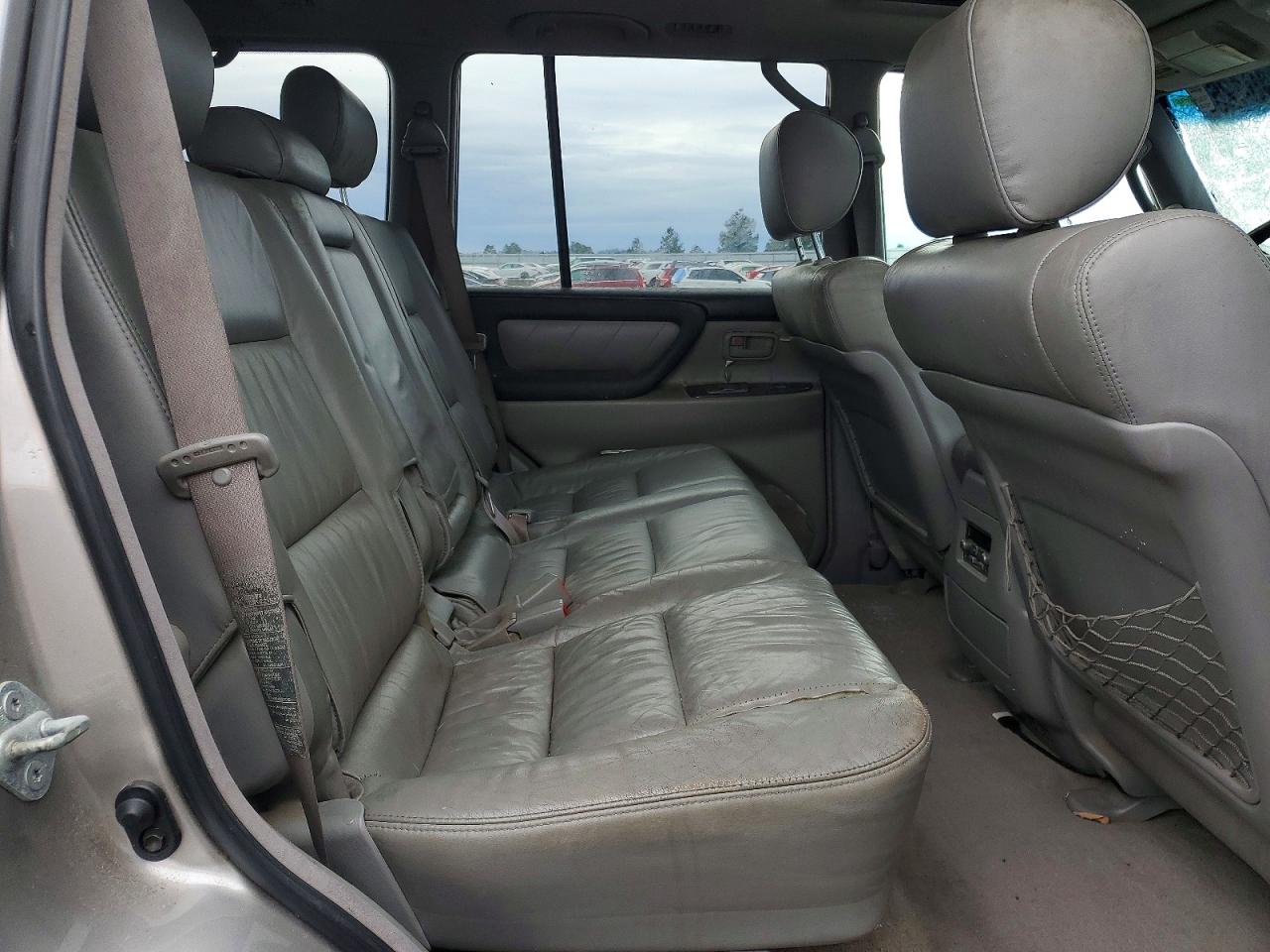 2005 Toyota Land Cruiser Base Silver vin: JTEHT05J152068763