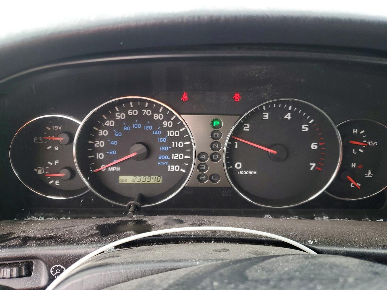 2005 Toyota Land Cruiser Base Silver vin: JTEHT05J152068763
