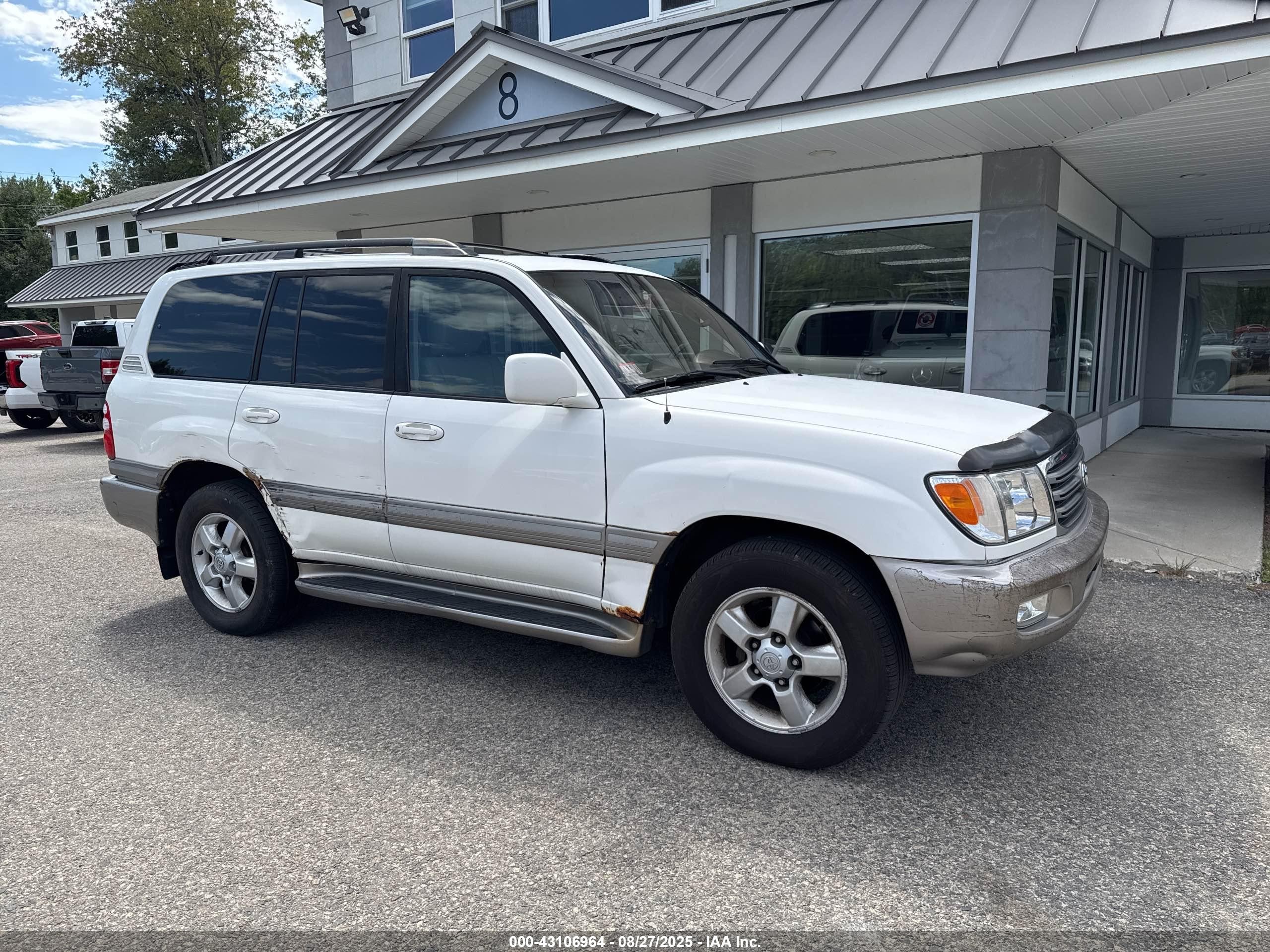 2005 Toyota Land Cruiser   White vin: JTEHT05J152076068