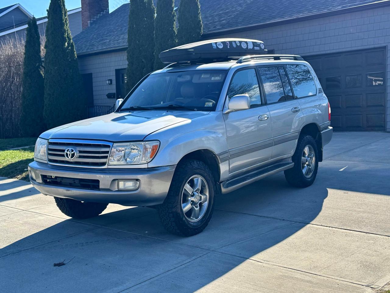 2006 Toyota Land Cruiser Base Silver vin: JTEHT05J162091476