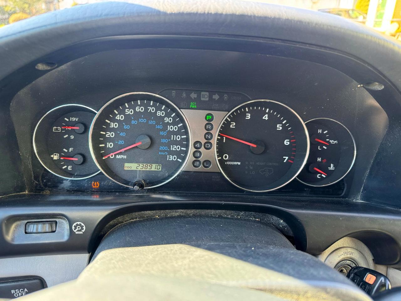 2006 Toyota Land Cruiser Base Silver vin: JTEHT05J162091476