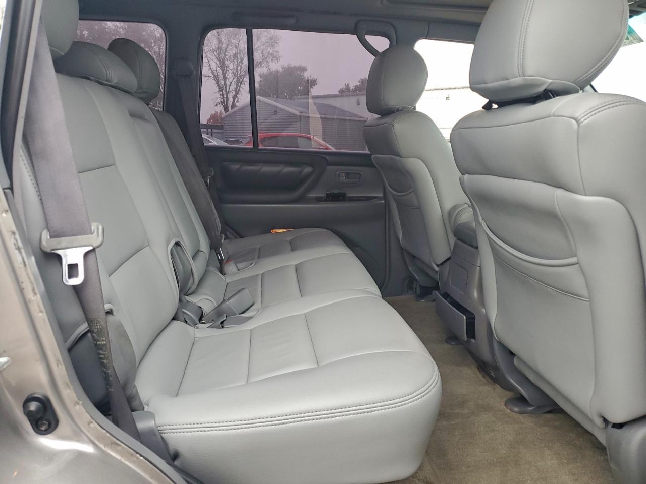 2002 Toyota Land Cruiser Silver vin: JTEHT05J222021642