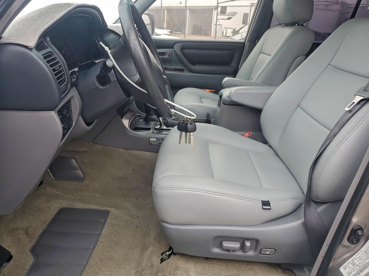 2002 Toyota Land Cruiser Silver vin: JTEHT05J222021642