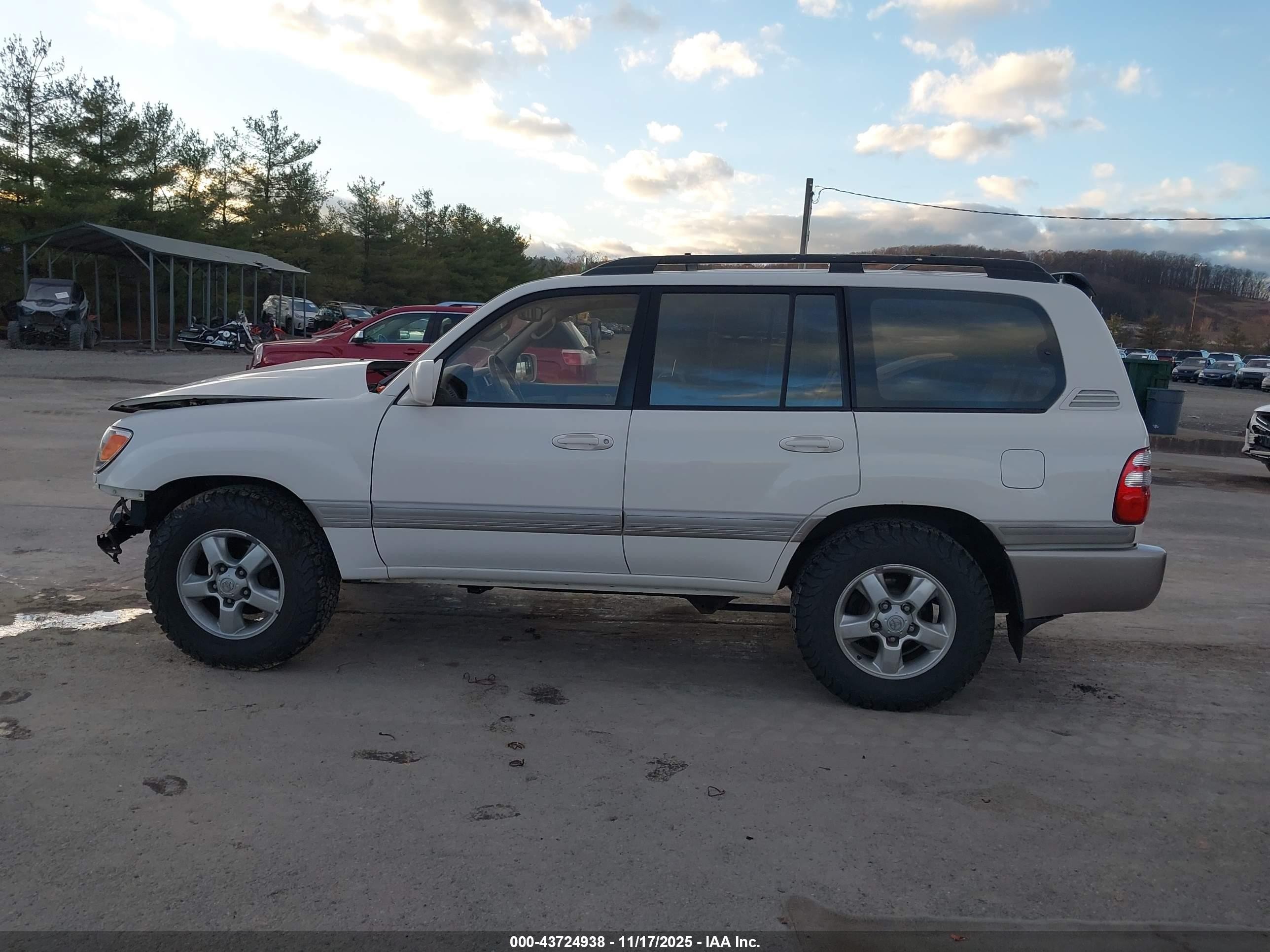 2003 Toyota Land Cruiser   White vin: JTEHT05J232043223