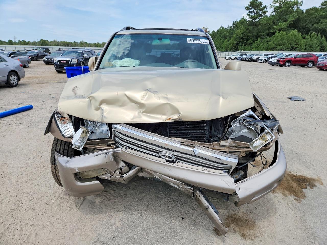 2005 Toyota Land Cruiser Base Gold vin: JTEHT05J252076662