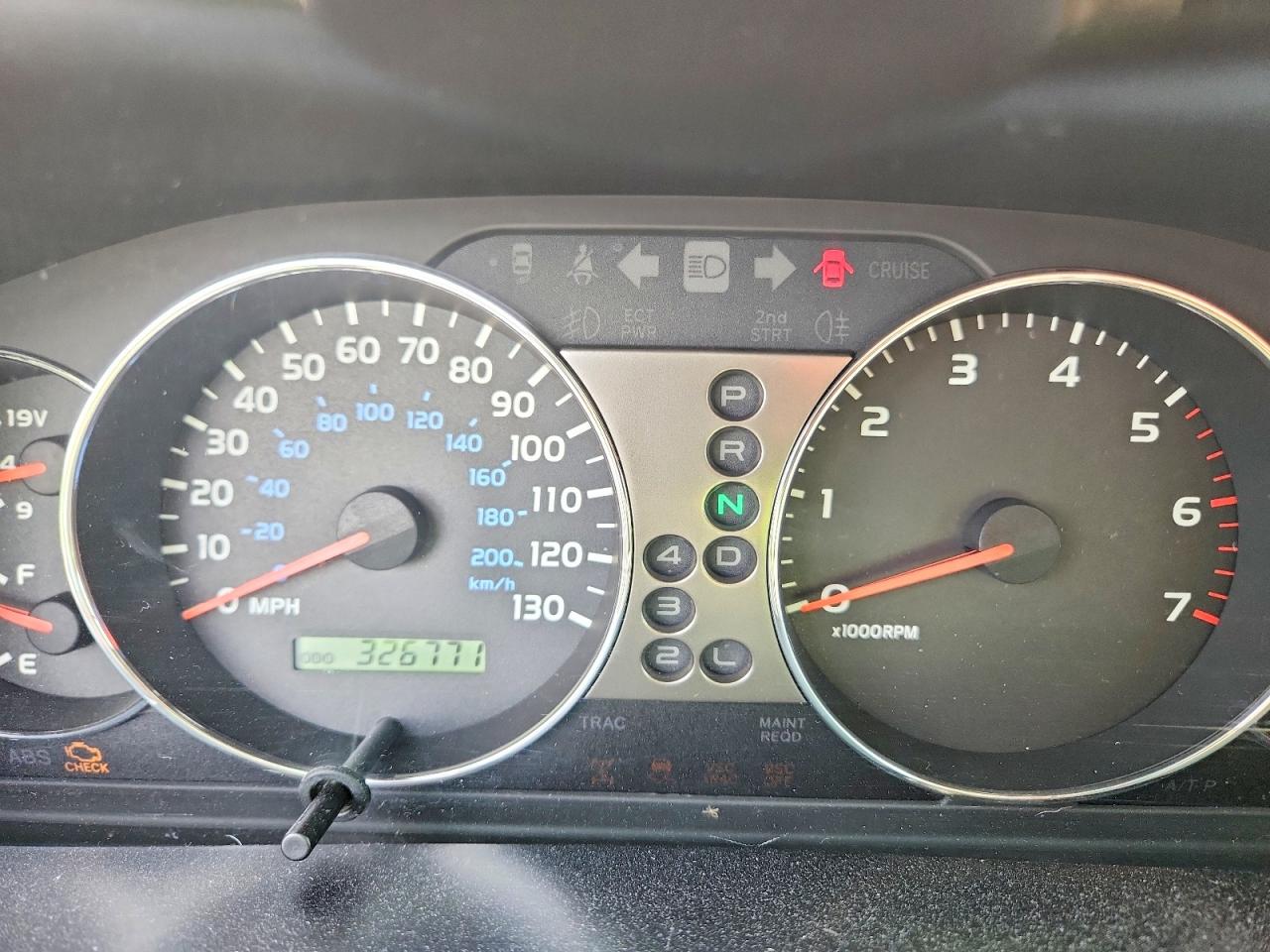 2005 Toyota Land Cruiser Base Gold vin: JTEHT05J252076662