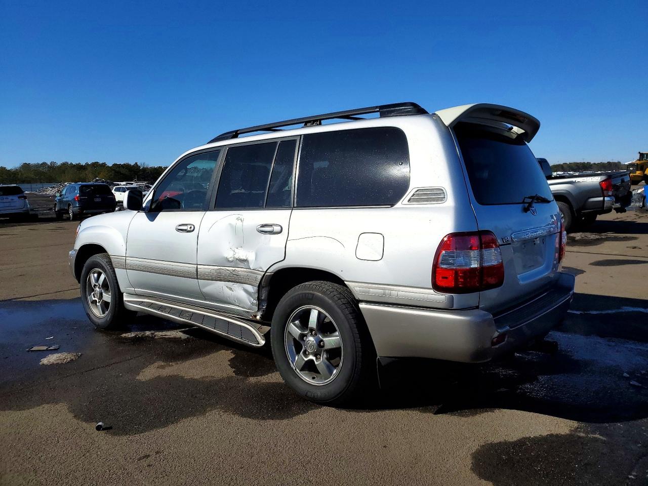 2006 Toyota Land Cruiser Silver vin: JTEHT05J262096492