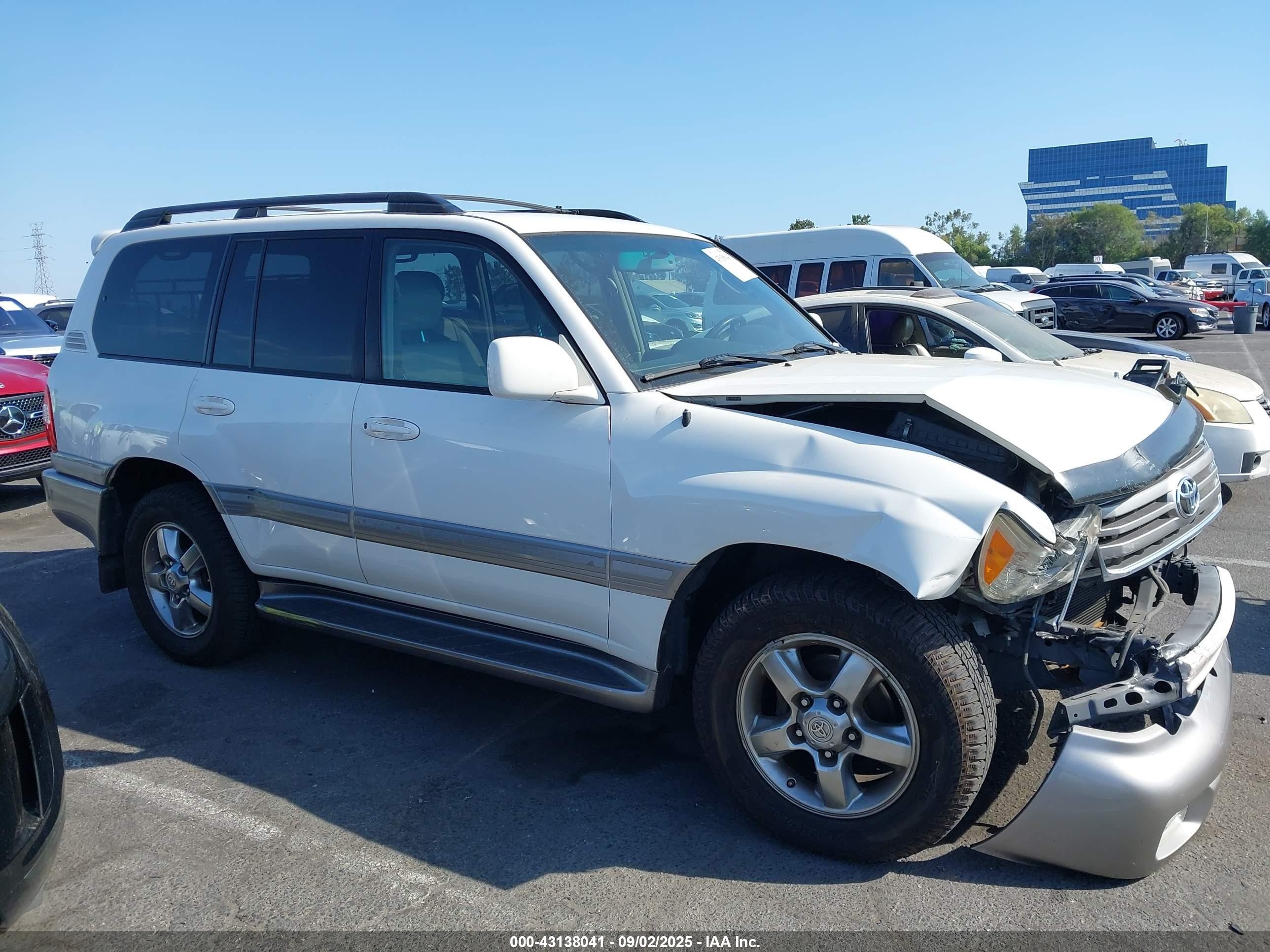 2006 Toyota Land Cruiser V8 White vin: JTEHT05J262100072