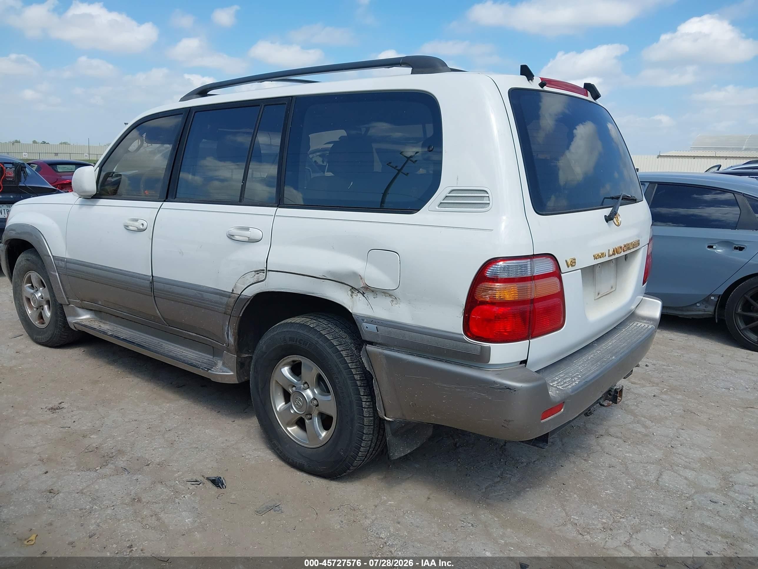 2001 Toyota Land Cruiser   White vin: JTEHT05J312005772