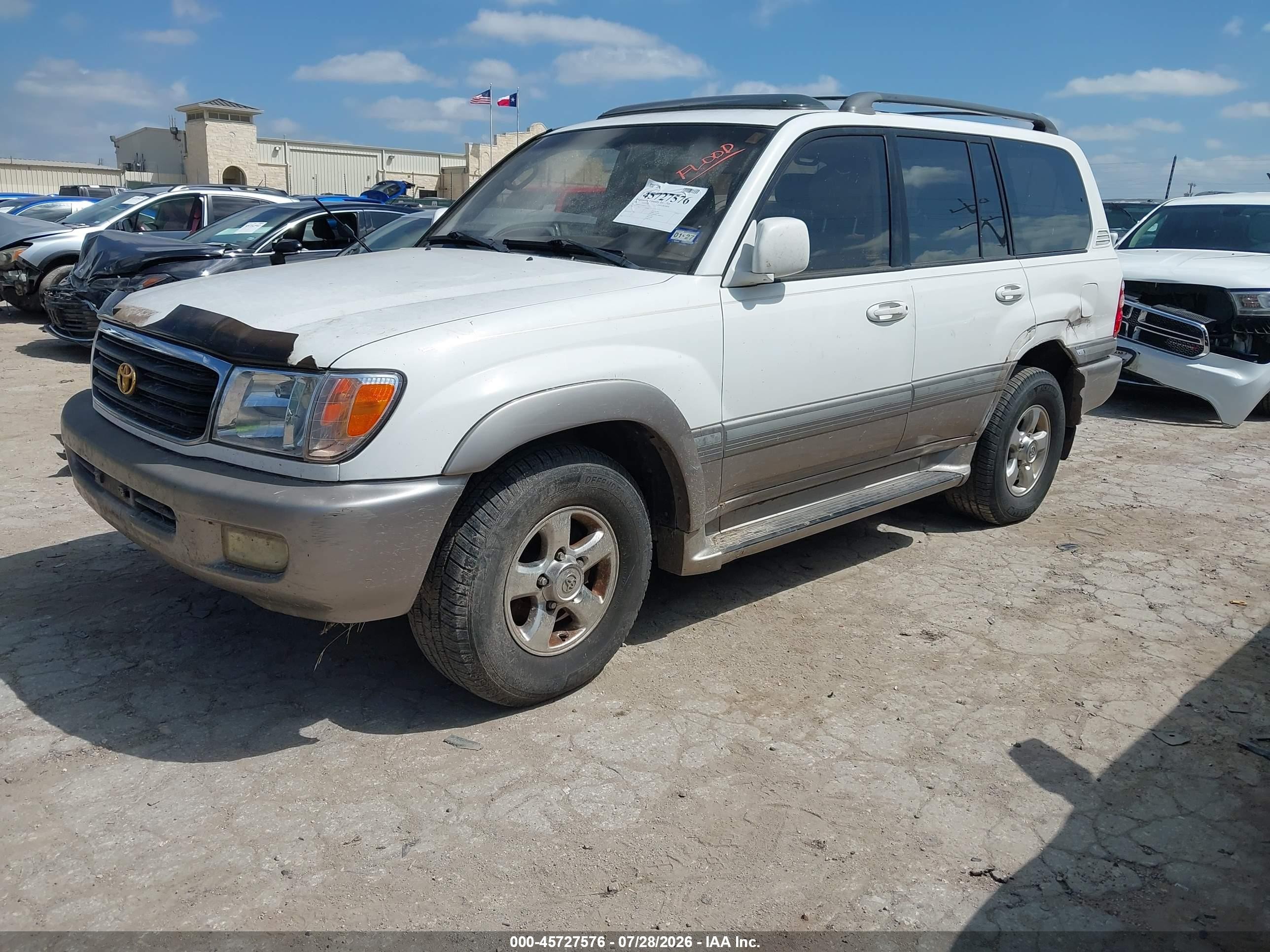 2001 Toyota Land Cruiser   White vin: JTEHT05J312005772
