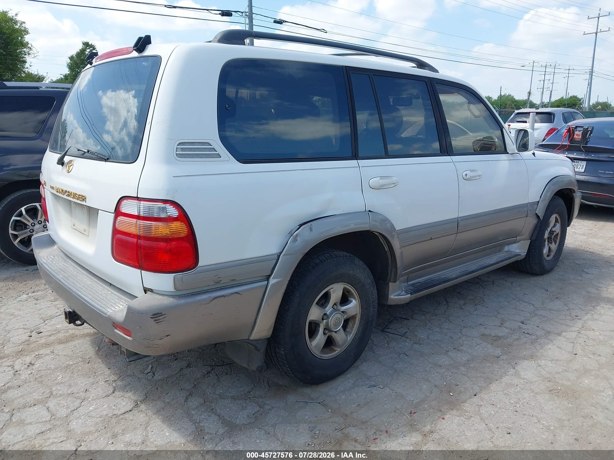 2001 Toyota Land Cruiser   White vin: JTEHT05J312005772