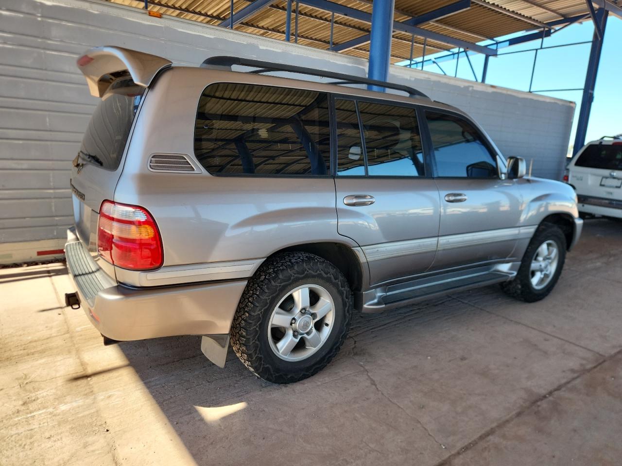 2002 Toyota Land Cruiser Серебряный vin: JTEHT05J322026509