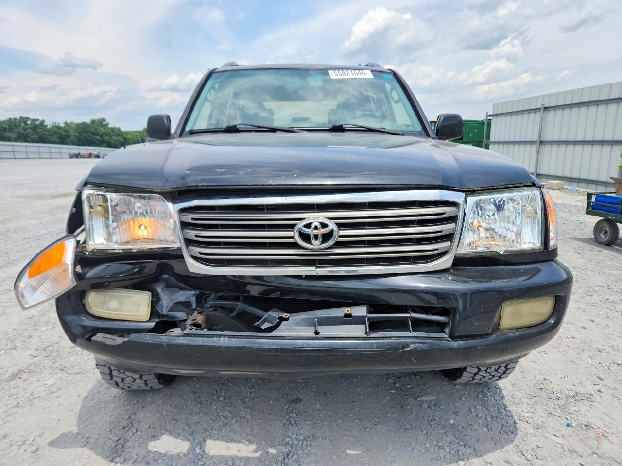 2003 Toyota Land Cruiser Base Black vin: JTEHT05J332041271