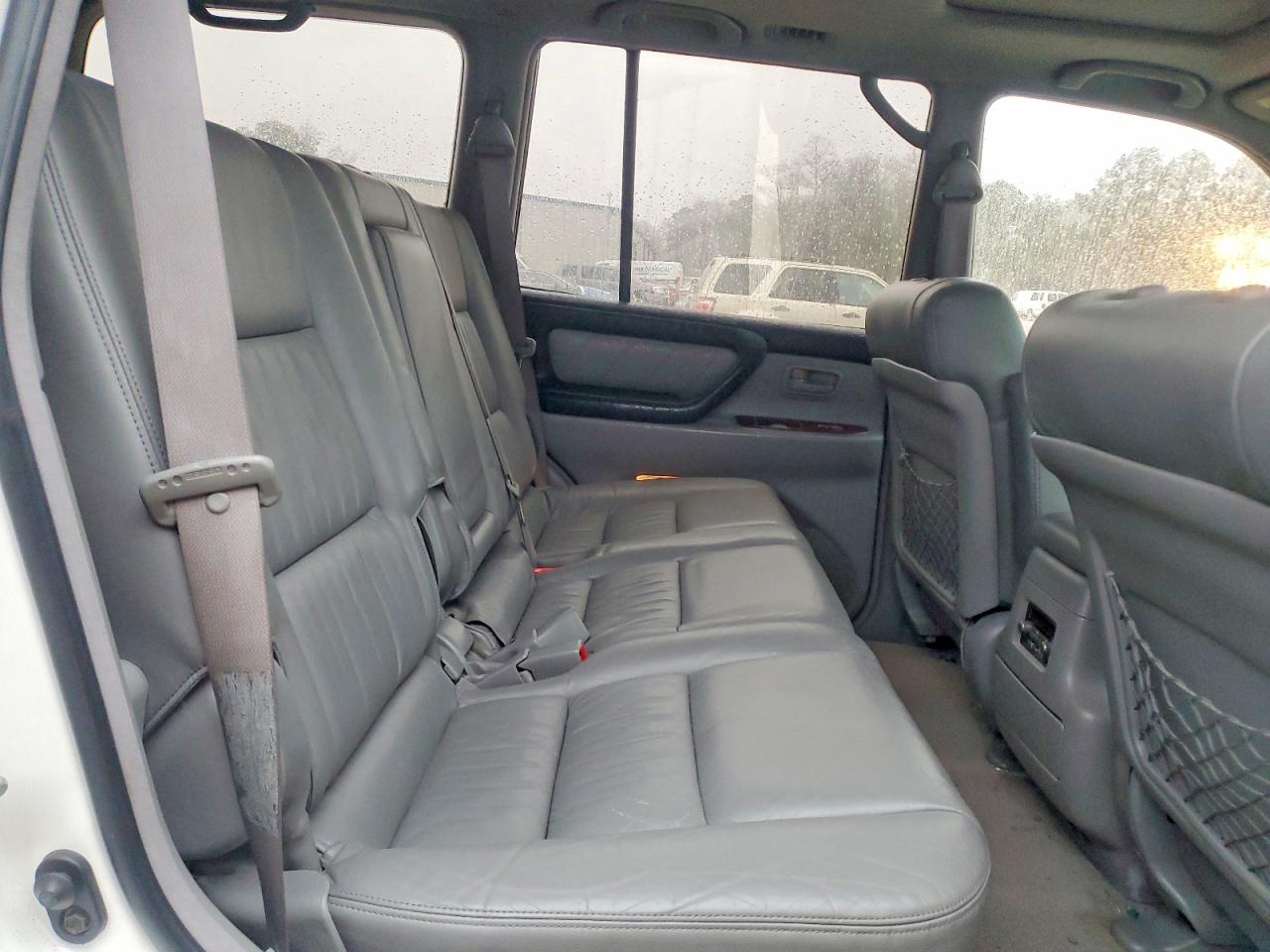 2003 Toyota Land Cruiser White vin: JTEHT05J332045854
