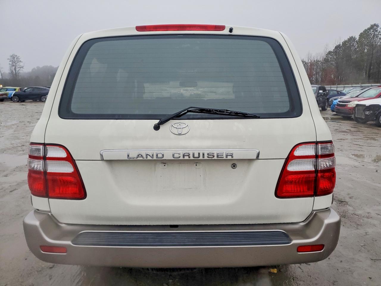 2003 Toyota Land Cruiser White vin: JTEHT05J332045854