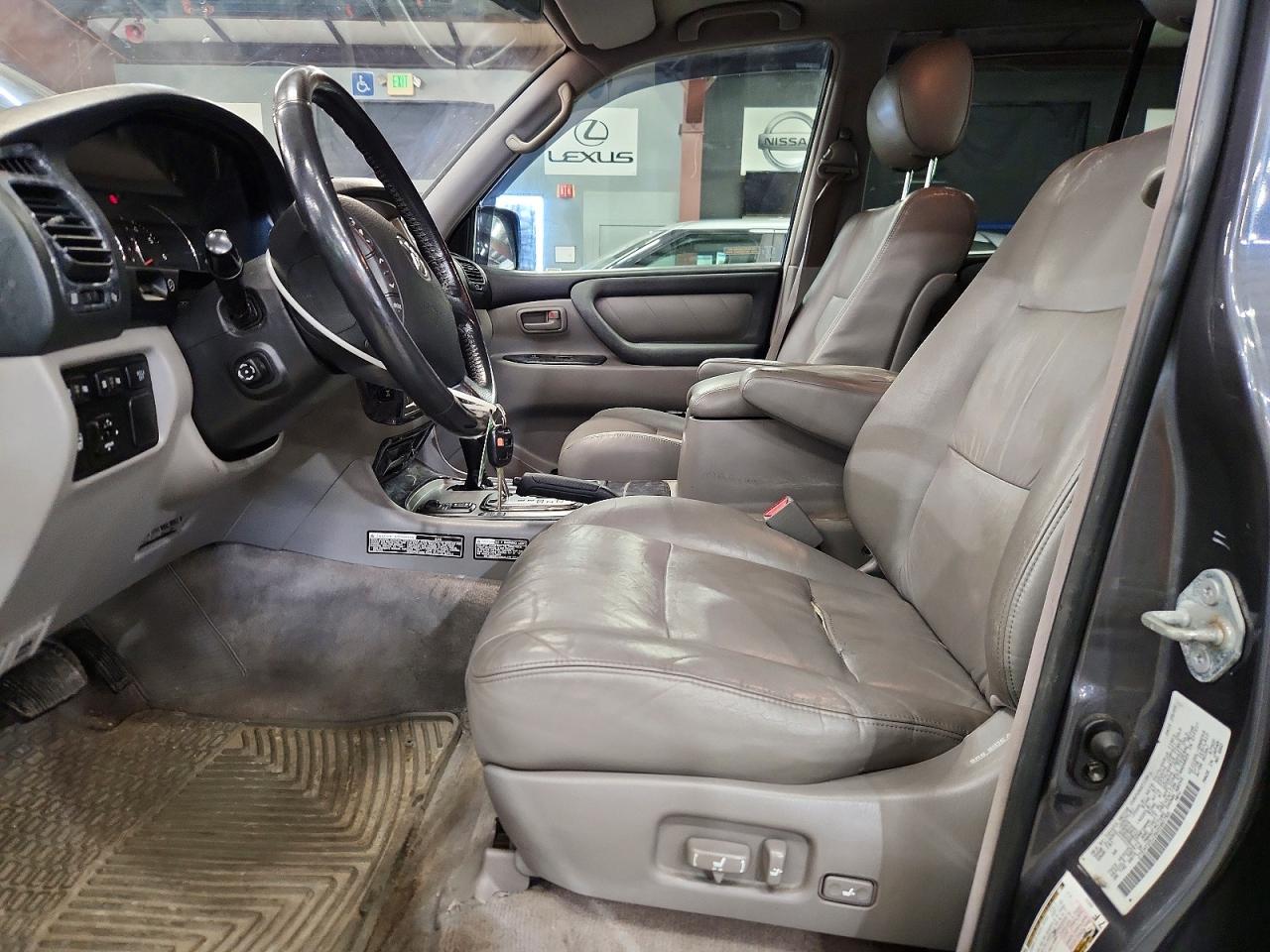 2006 Toyota Land Cruiser Base Gray vin: JTEHT05J362080785