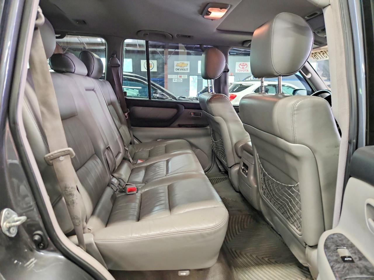 2006 Toyota Land Cruiser Base Gray vin: JTEHT05J362080785
