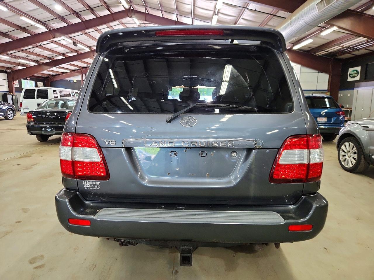 2006 Toyota Land Cruiser Base Gray vin: JTEHT05J362080785
