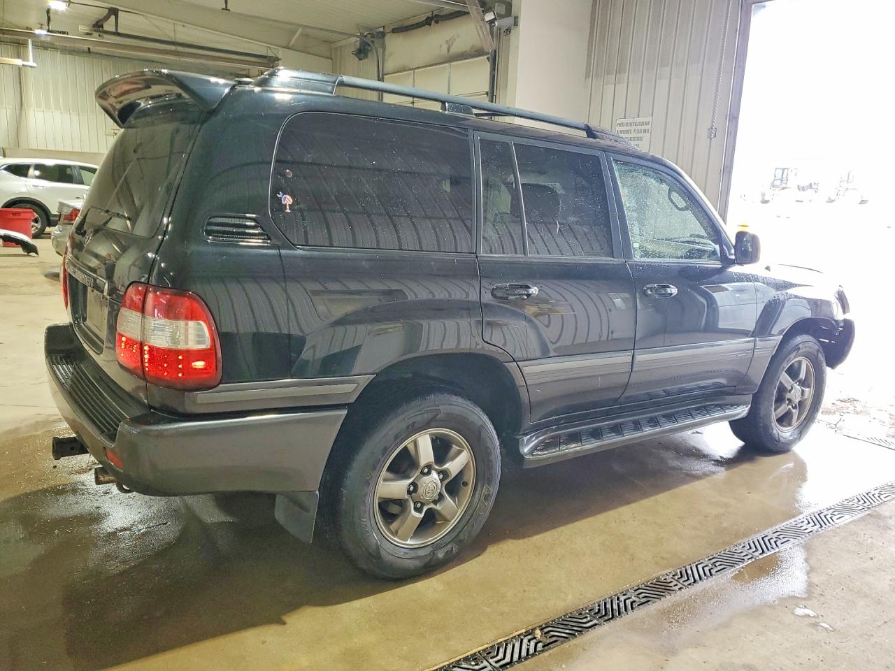 2006 Toyota Land Cruiser Base Black vin: JTEHT05J362086845