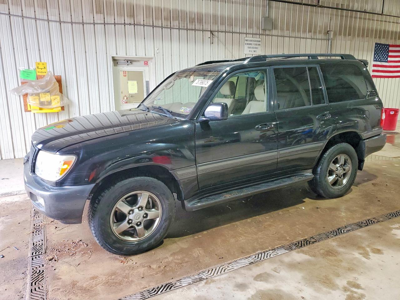 2006 Toyota Land Cruiser Base Black vin: JTEHT05J362086845