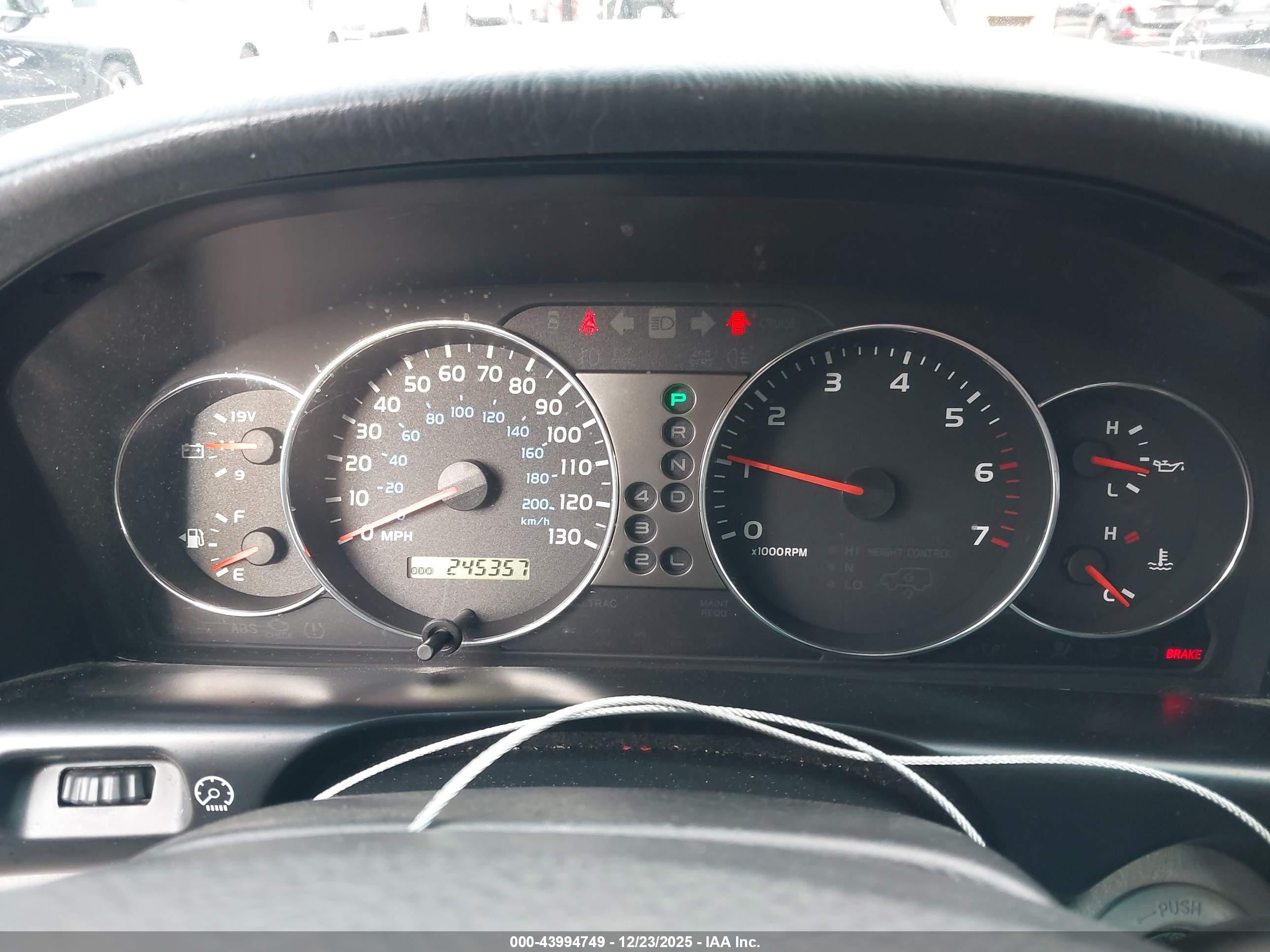 2006 Toyota Land Cruiser V8 Серый vin: JTEHT05J362089969
