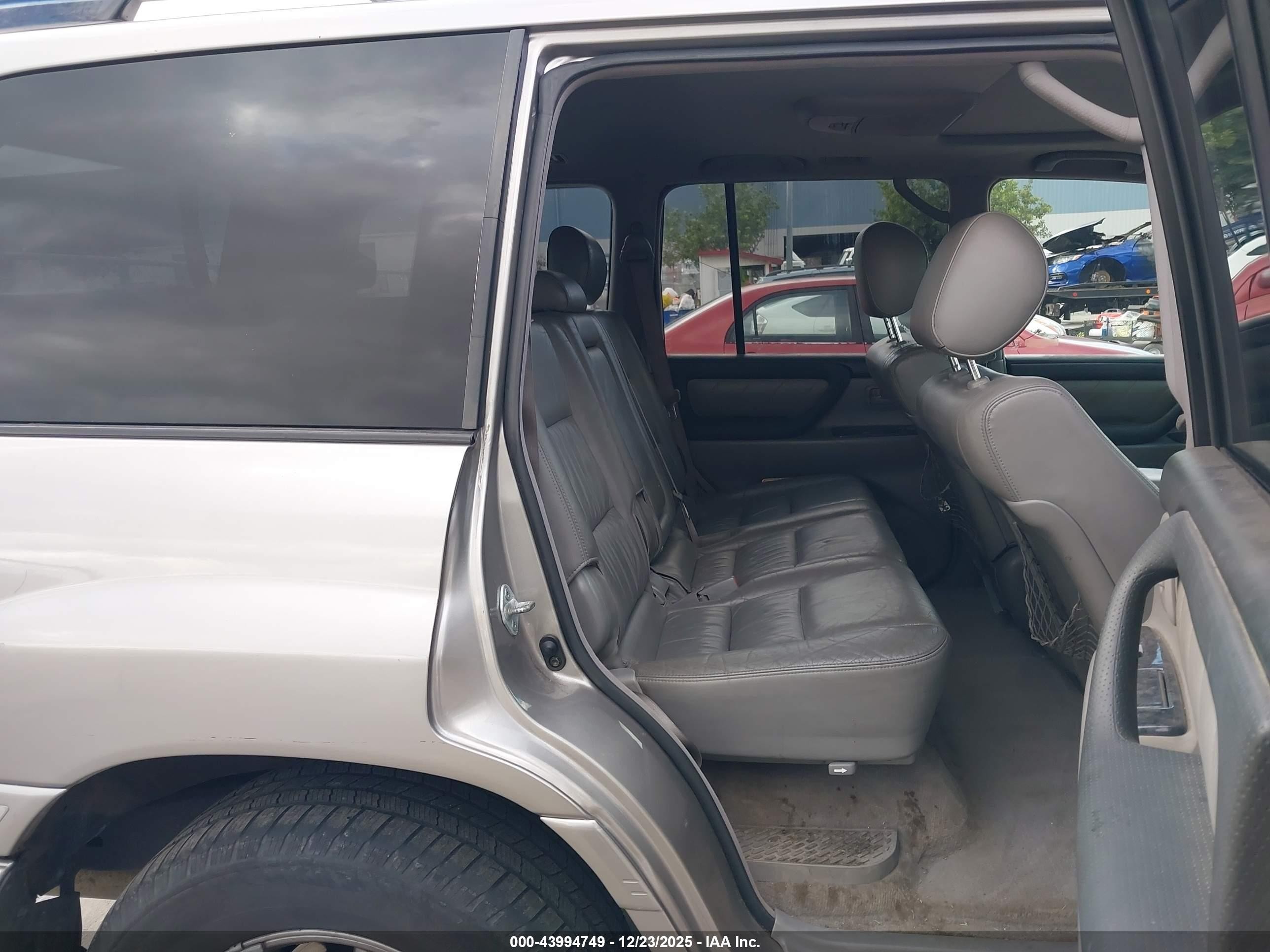 2006 Toyota Land Cruiser V8 Серый vin: JTEHT05J362089969