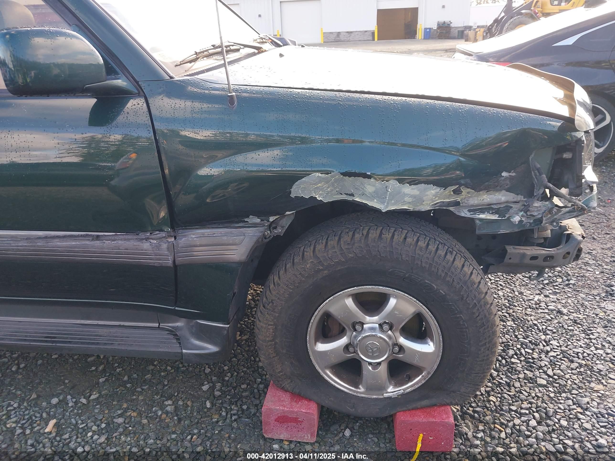 2001 Toyota Land Cruiser   Green vin: JTEHT05J412010091