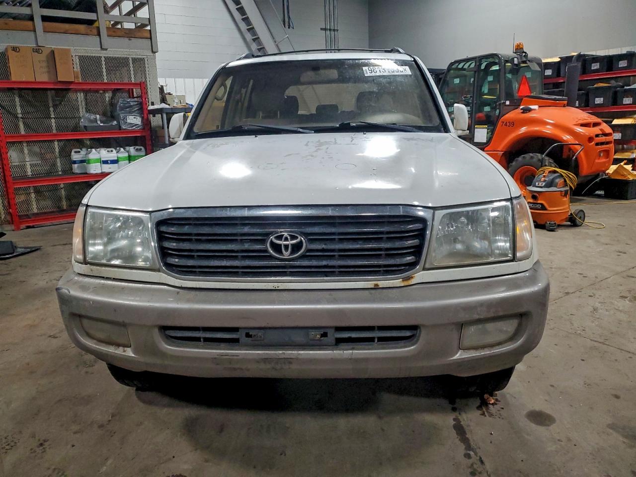 2002 Toyota Land Cruiser White vin: JTEHT05J422029211