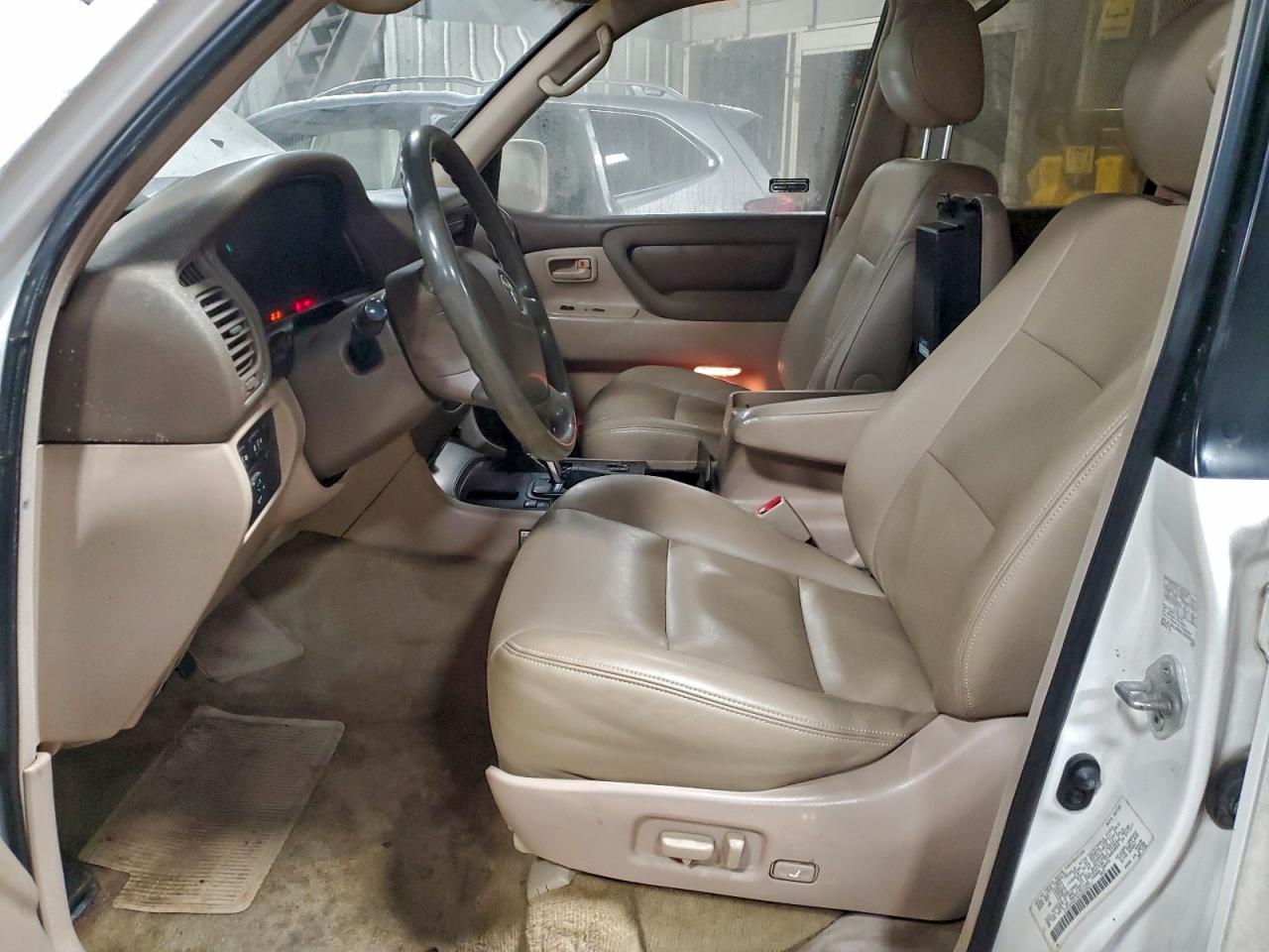 2002 Toyota Land Cruiser White vin: JTEHT05J422029211