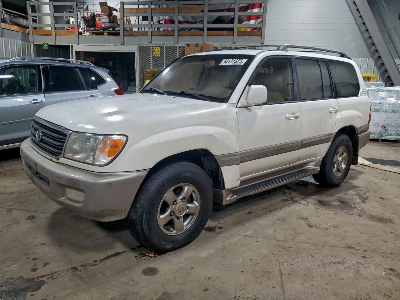 2002 Toyota Land Cruiser White vin: JTEHT05J422029211