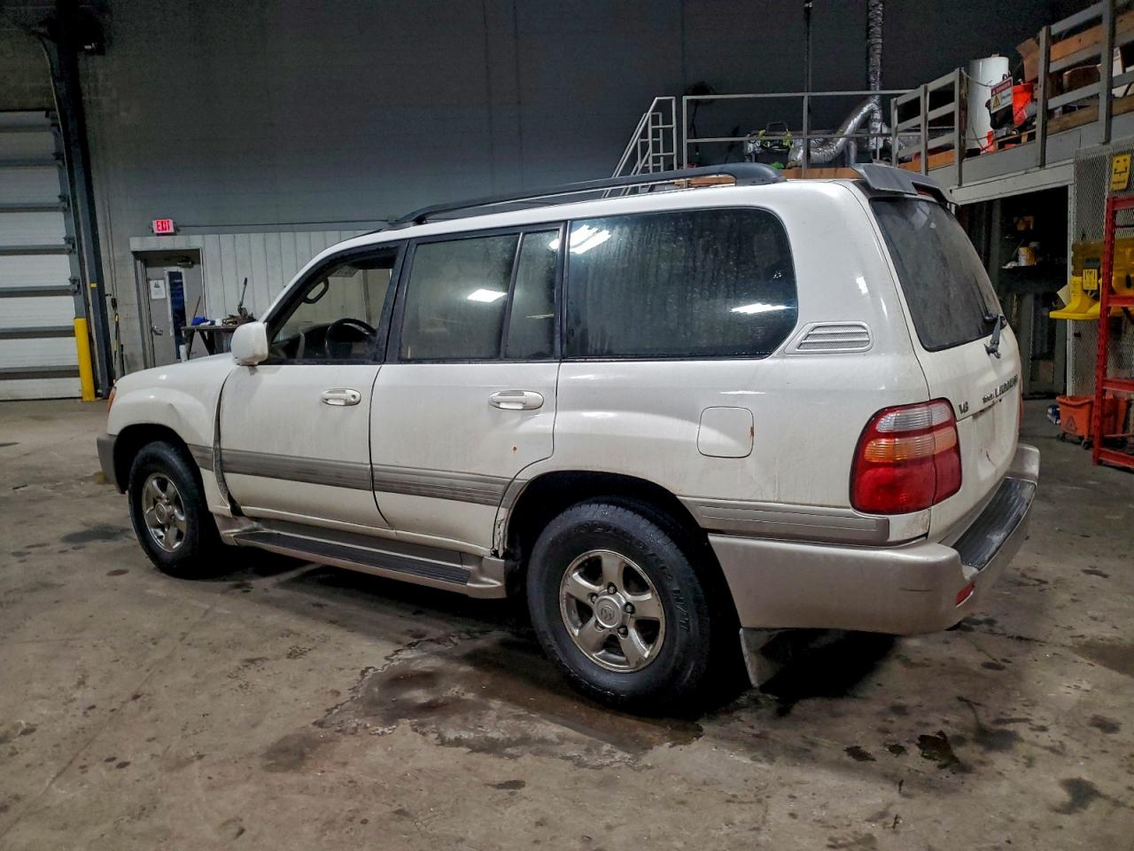 2002 Toyota Land Cruiser White vin: JTEHT05J422029211