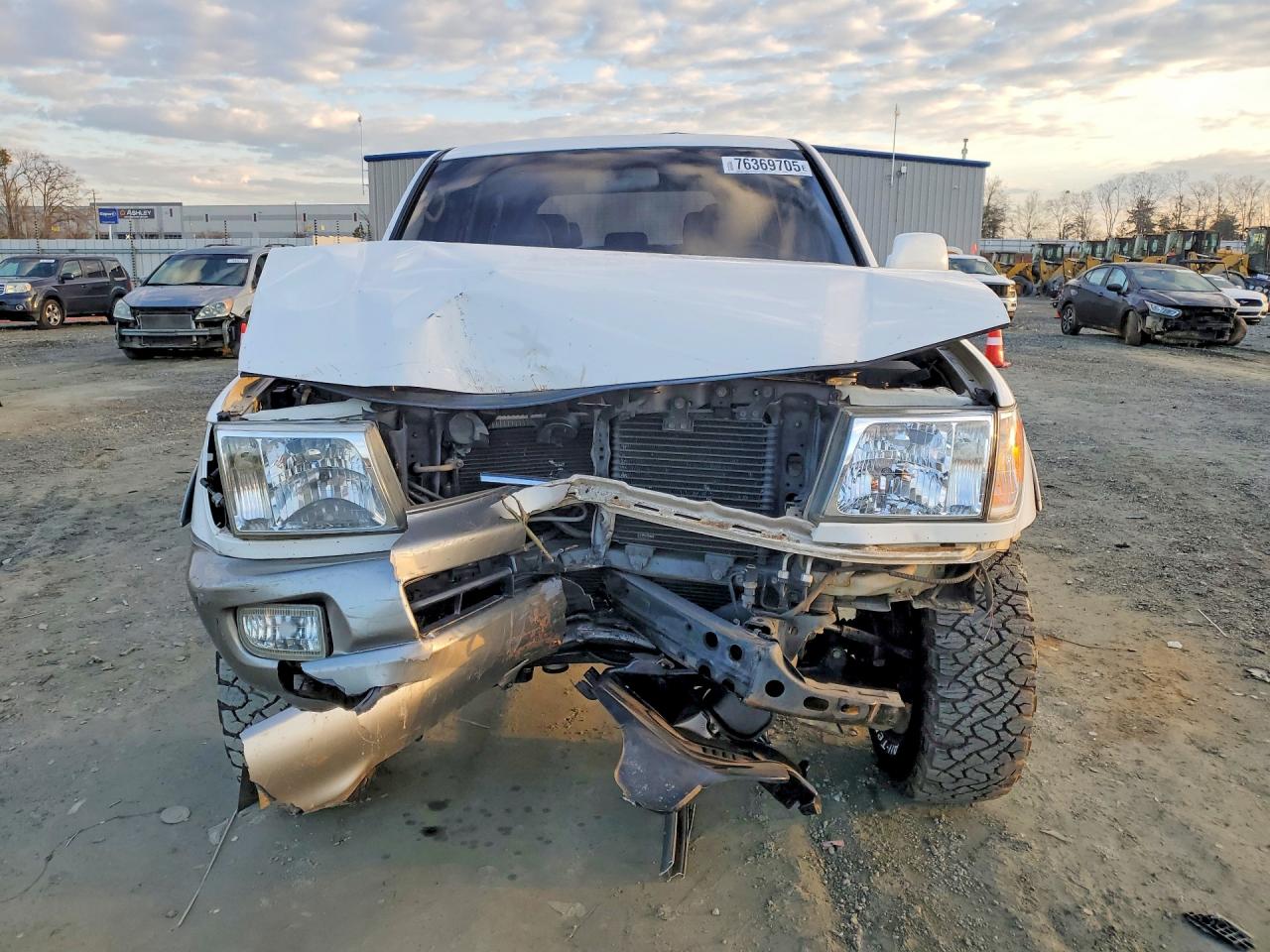 2003 Toyota Land Cruiser White vin: JTEHT05J432037777