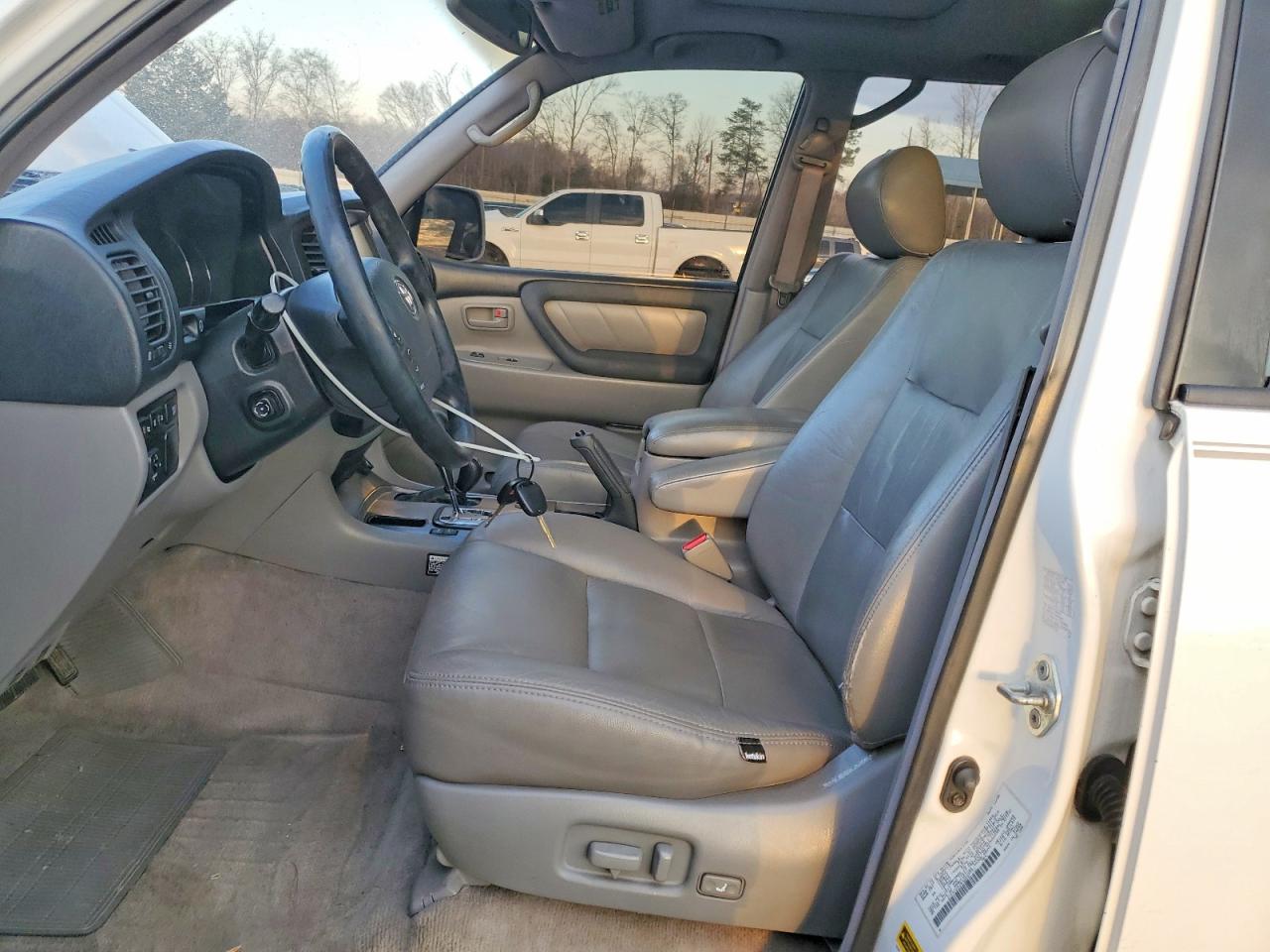 2003 Toyota Land Cruiser White vin: JTEHT05J432037777