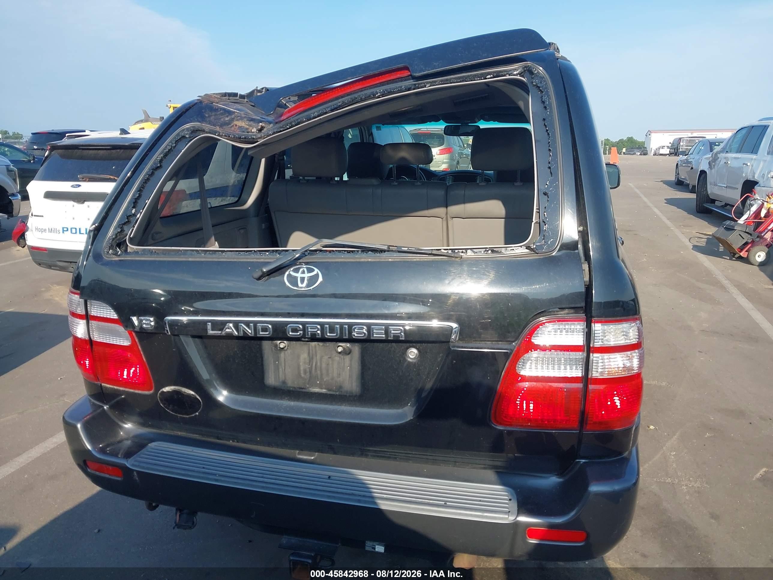 2004 Toyota Land Cruiser   Black vin: JTEHT05J442064303