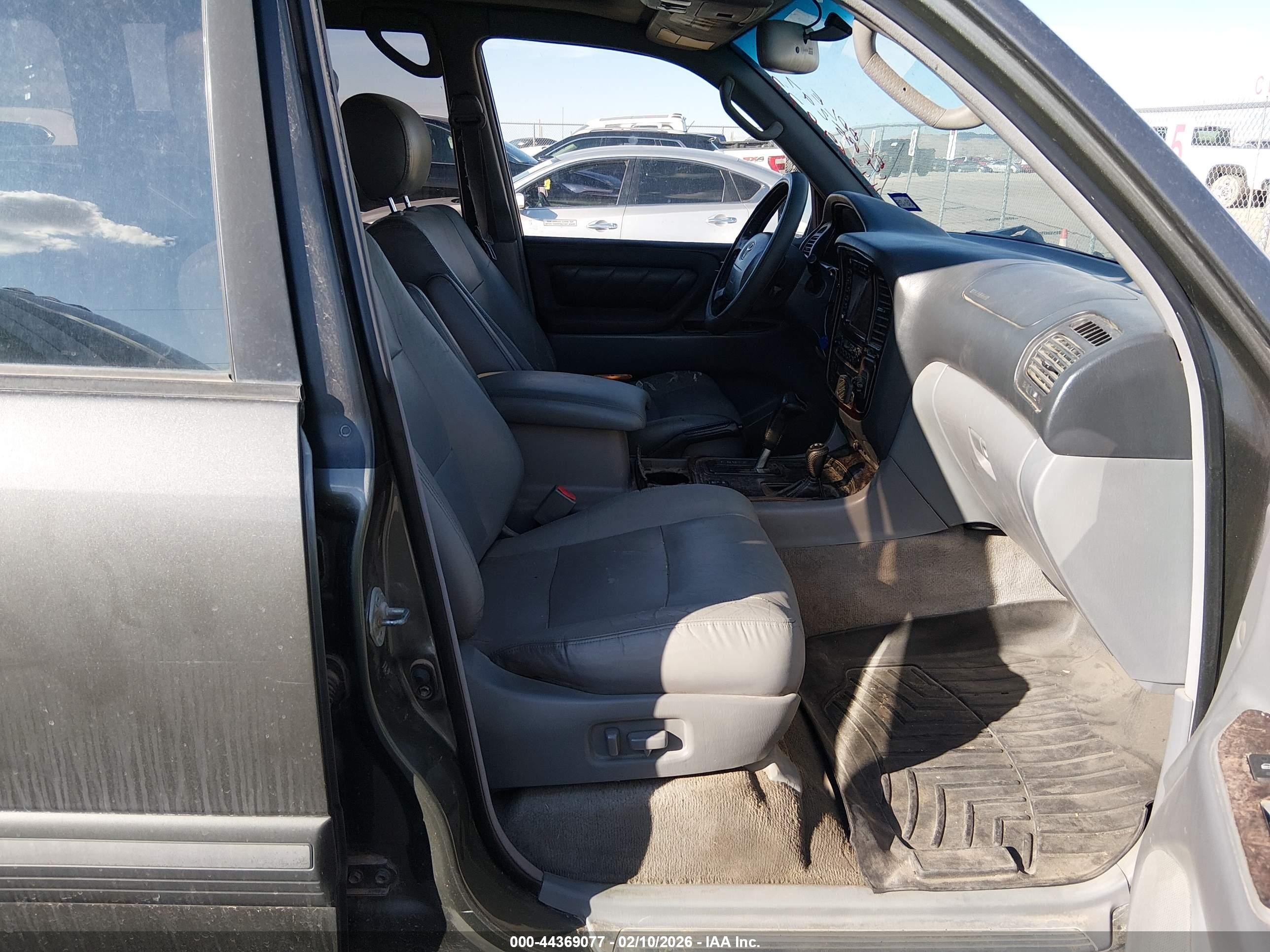 2001 Toyota Land Cruiser   Gray vin: JTEHT05J512000797