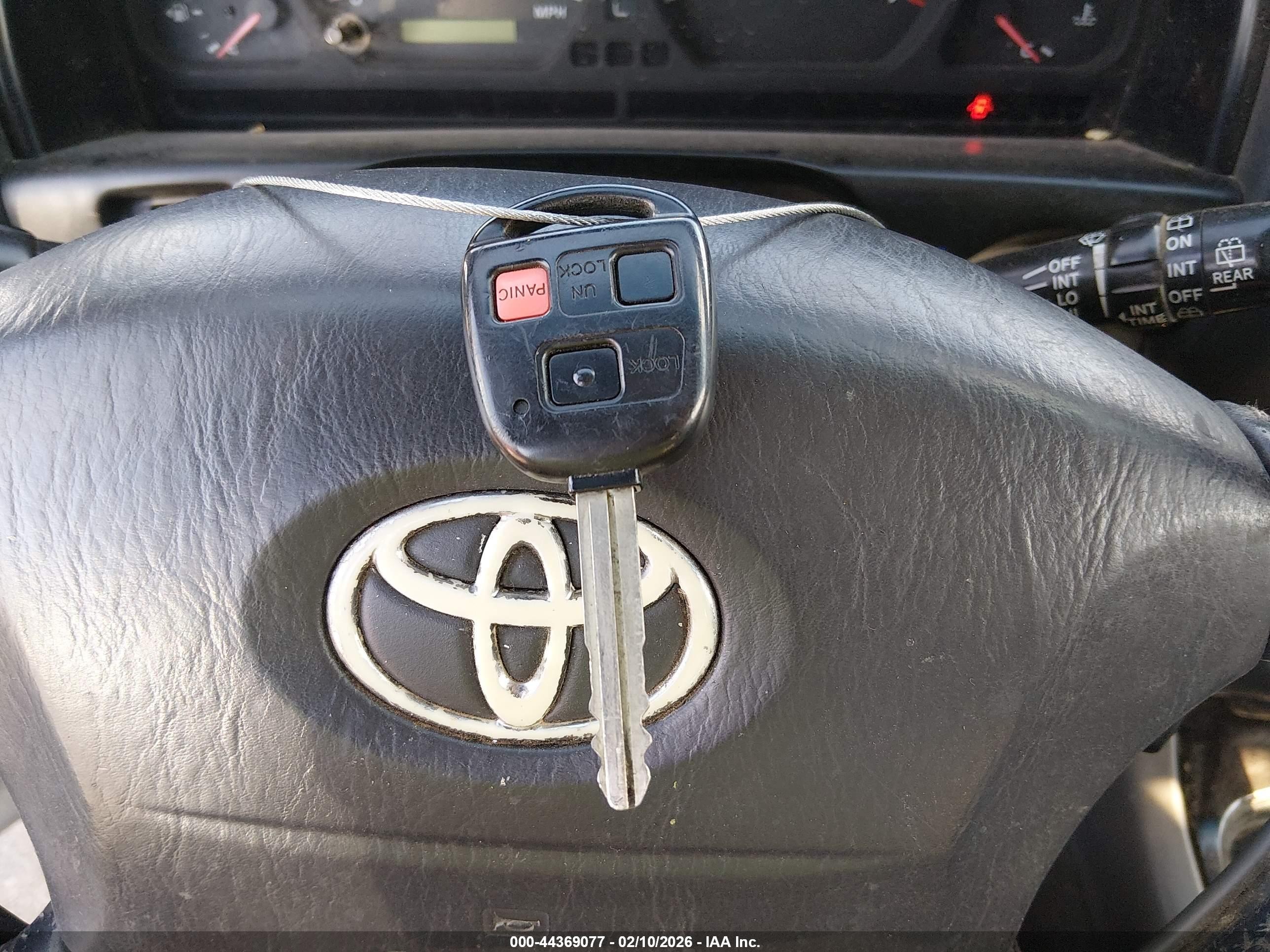 2001 Toyota Land Cruiser   Gray vin: JTEHT05J512000797