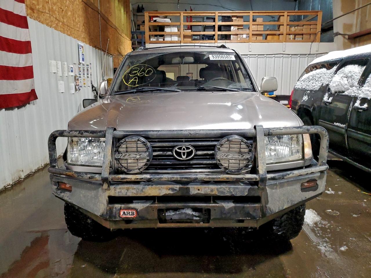 2002 Toyota Land Cruiser Silver vin: JTEHT05J522029640