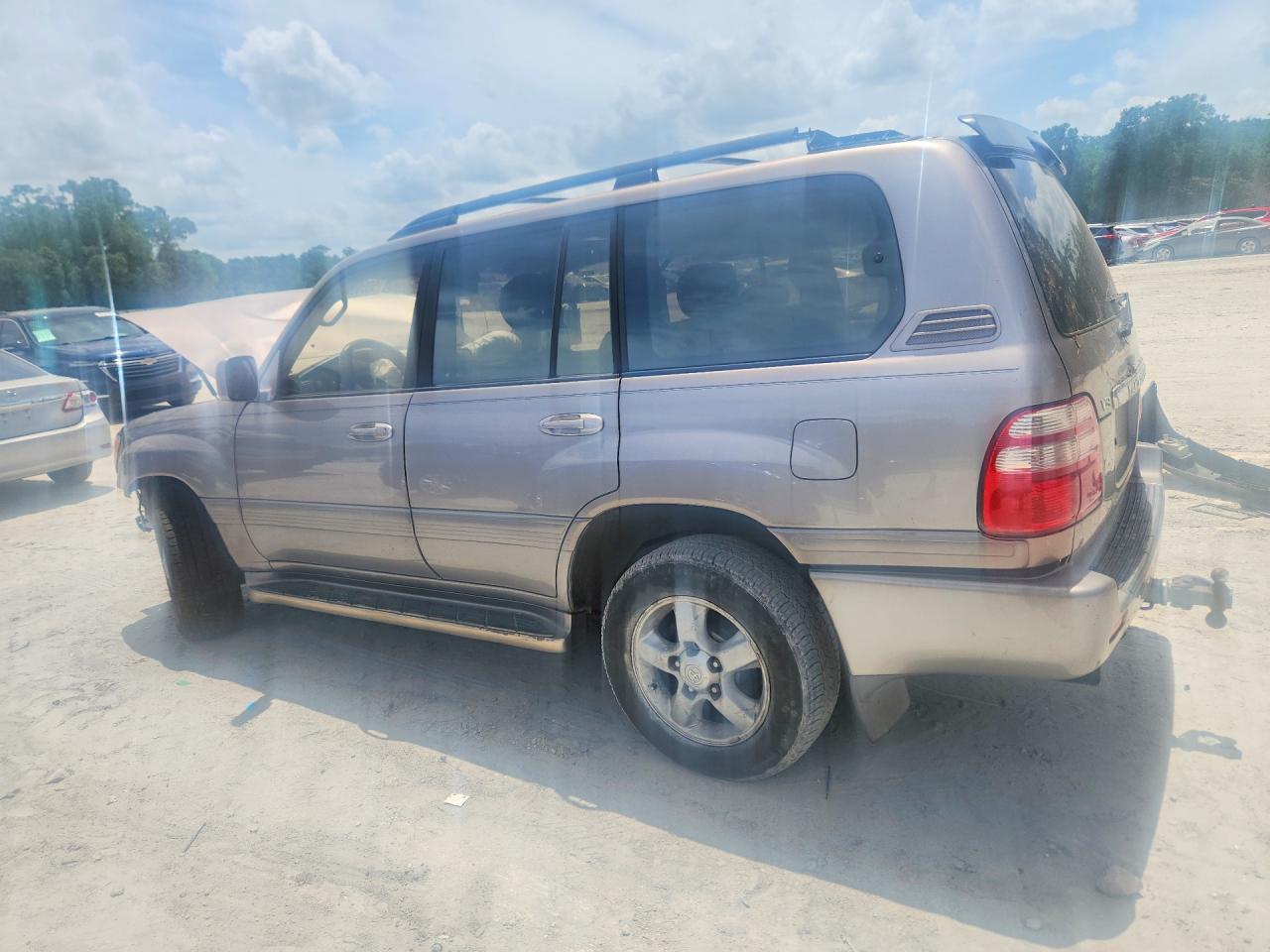 2003 Toyota Land Cruiser Base Silver vin: JTEHT05J532037822