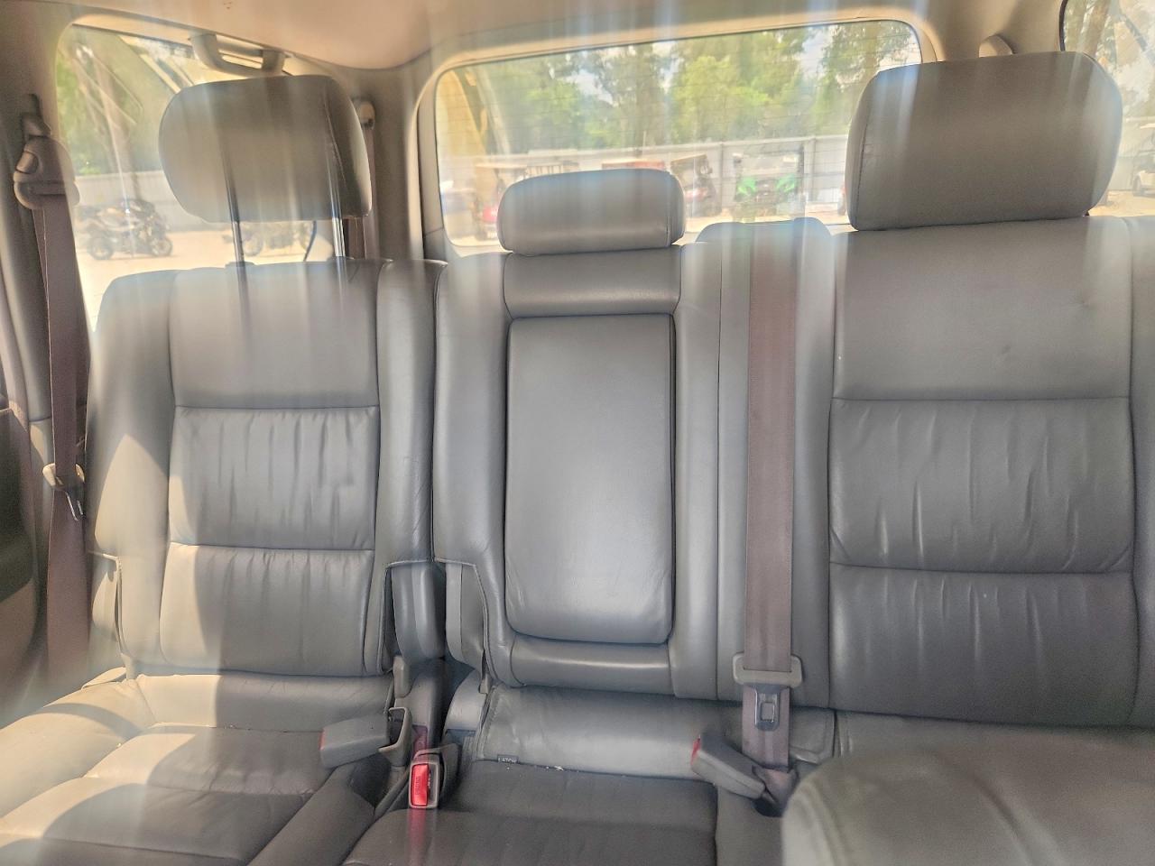 2003 Toyota Land Cruiser Base Silver vin: JTEHT05J532037822