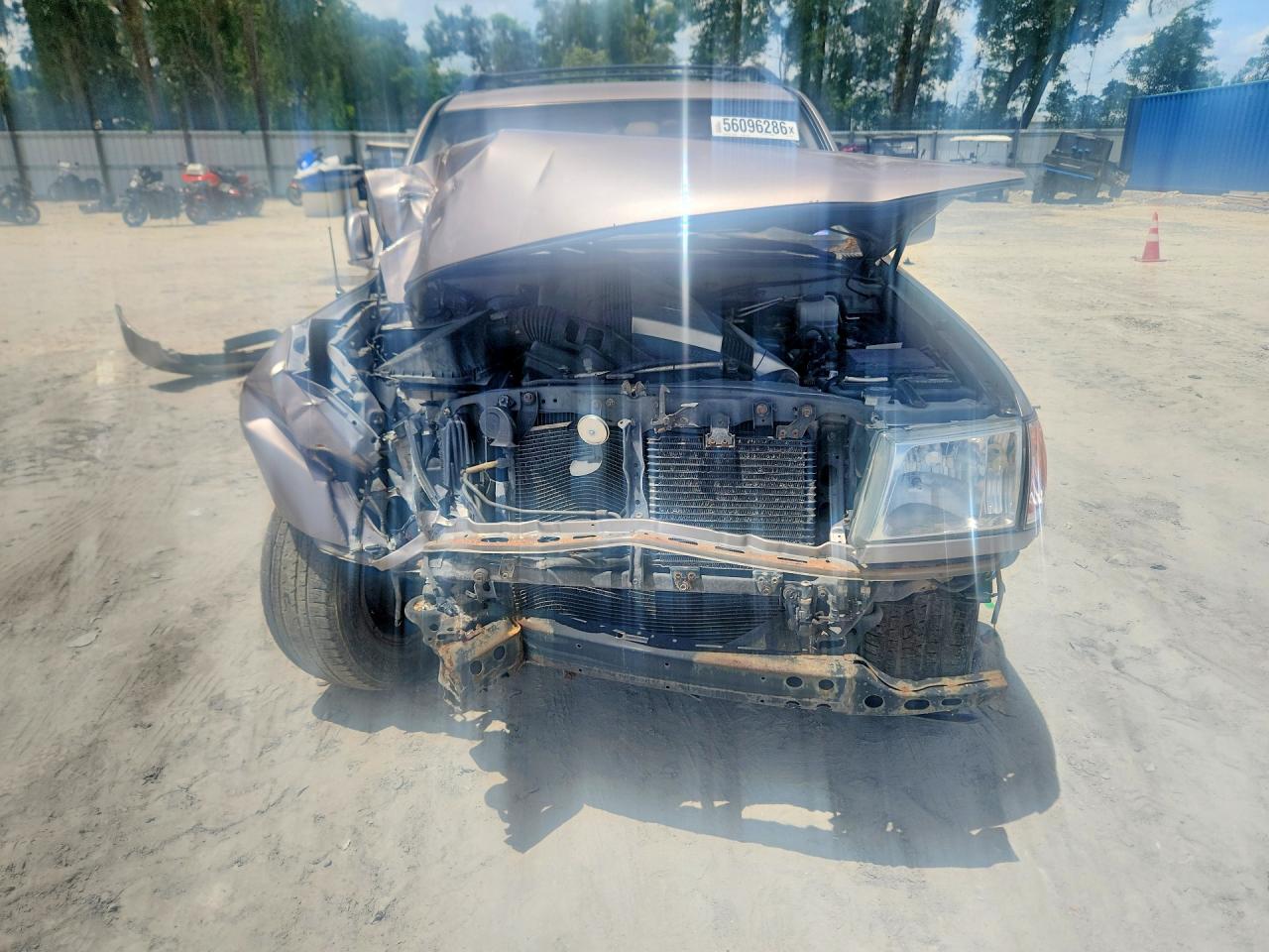2003 Toyota Land Cruiser Base Silver vin: JTEHT05J532037822